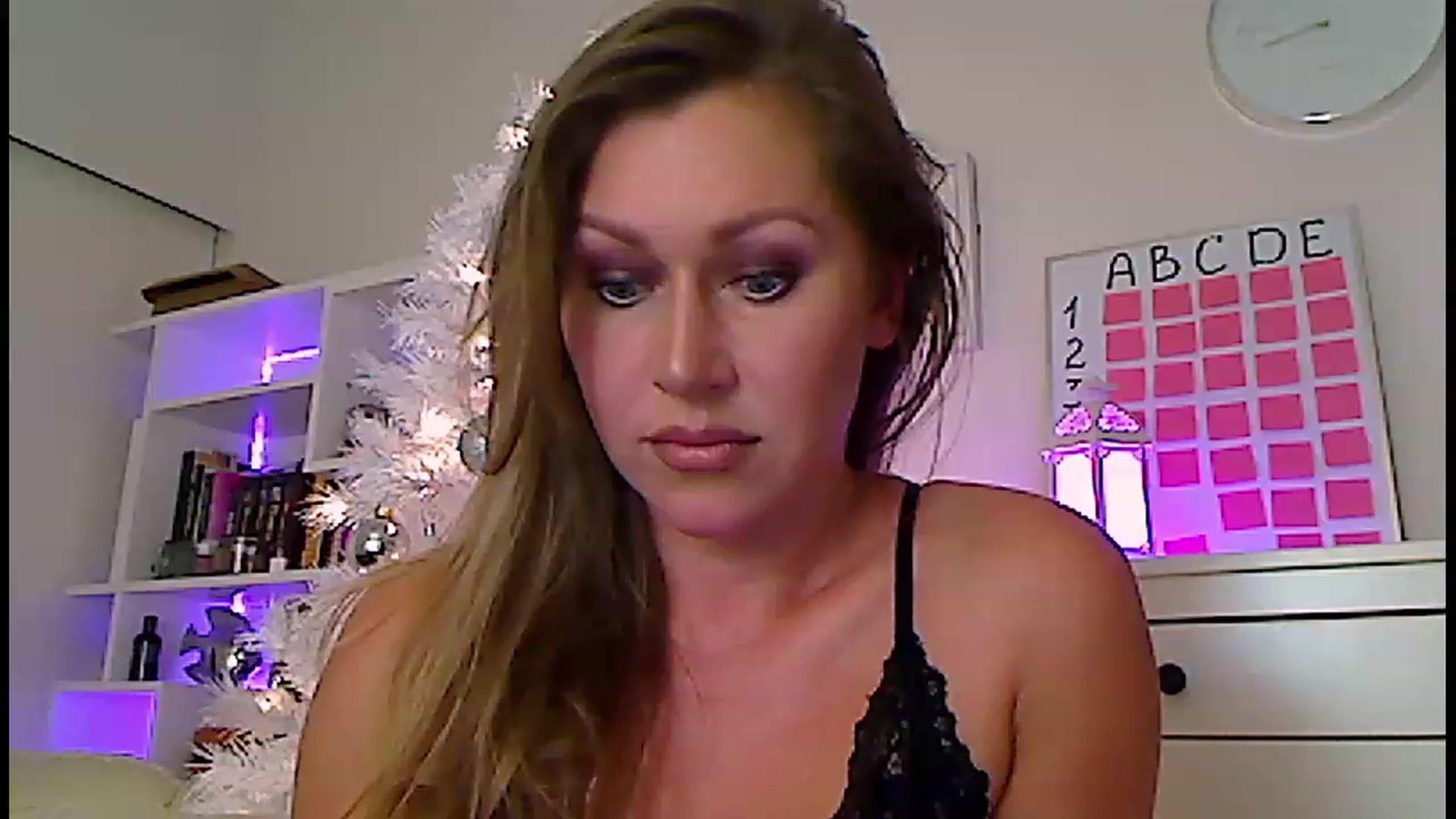 Gallery image thumbnail from Amiri's myfreecams stream on, 01/05/2023, 04:02 image 9 of 20