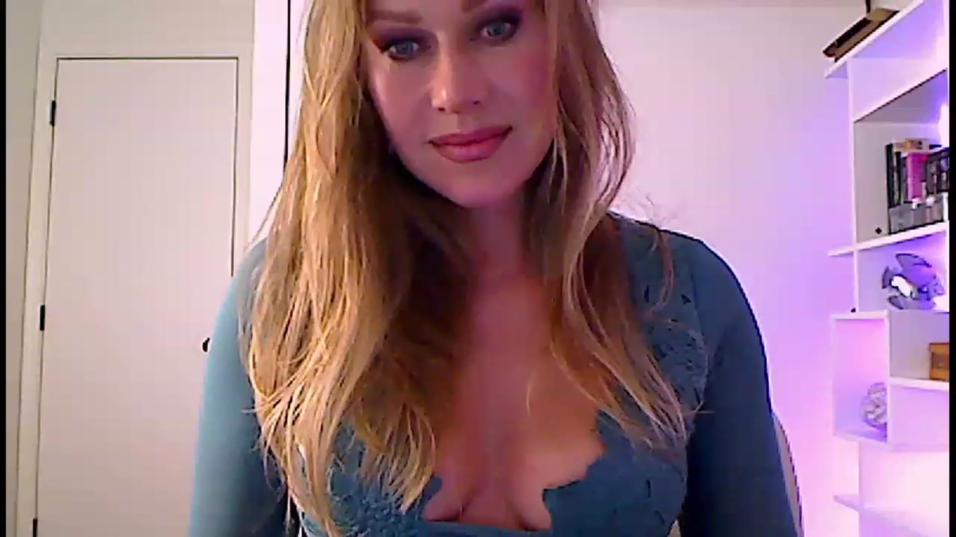 Gallery image thumbnail from Amiri's myfreecams stream on, 01/19/2023, 04:56 image 6 of 20