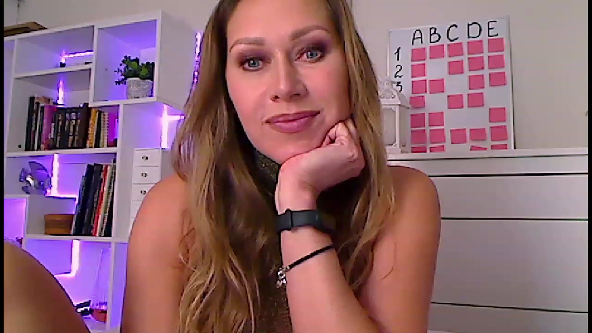 Gallery image thumbnail from Amiri's myfreecams stream on, 02/09/2023, 05:17 image 14 of 20