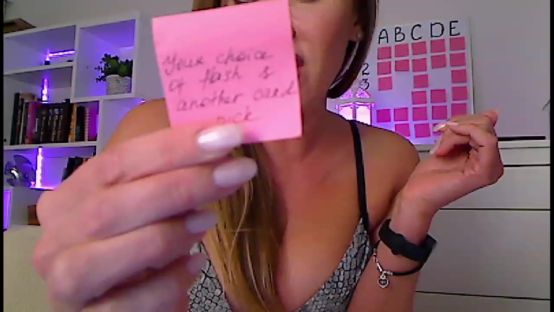 Gallery image thumbnail from Amiri's myfreecams stream on, 02/11/2023, 05:04 image 13 of 20