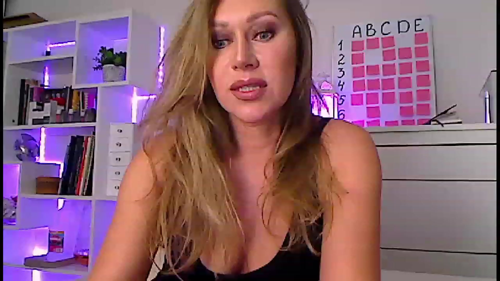 Gallery image thumbnail from Amiri's myfreecams stream on, 02/16/2023, 04:23 image 17 of 20