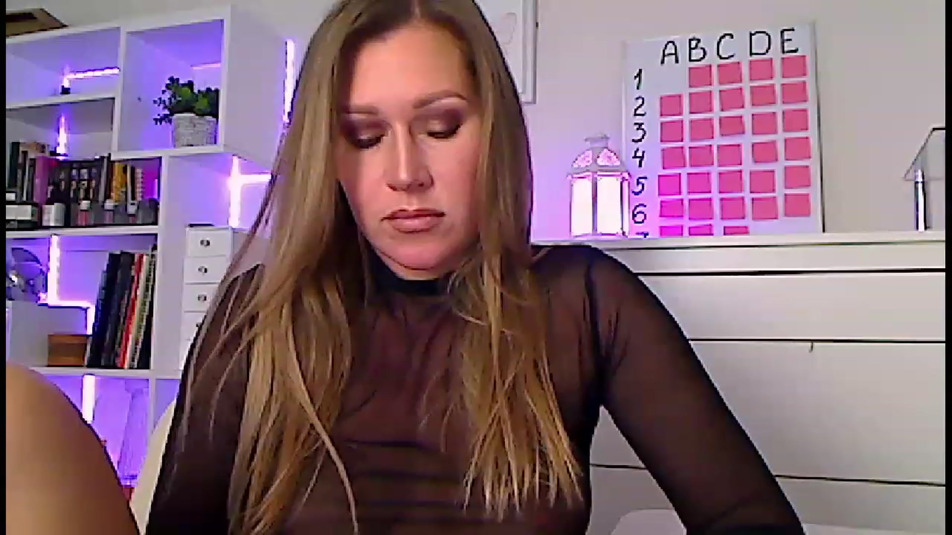 Gallery image thumbnail from Amiri's myfreecams stream on, 02/19/2023, 03:17 image 14 of 20