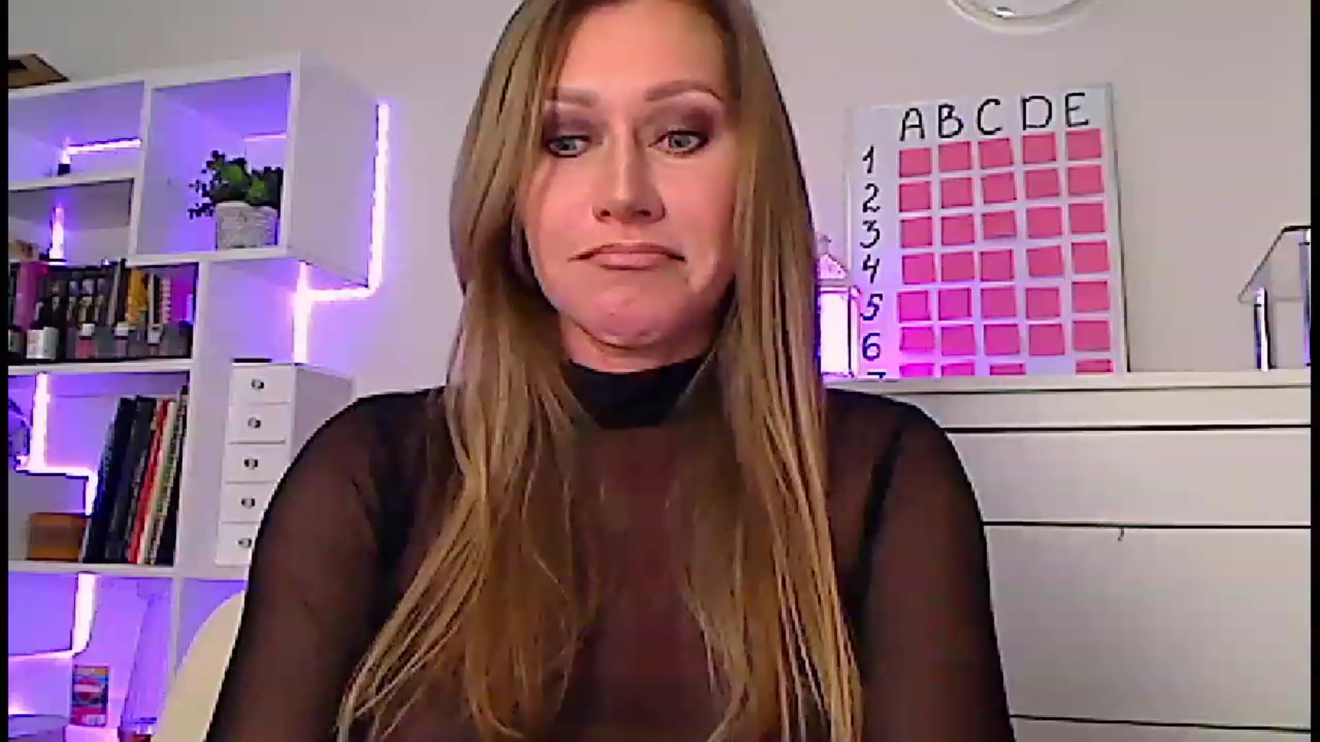 Gallery image thumbnail from Amiri's myfreecams stream on, 02/19/2023, 03:17 image 2 of 20
