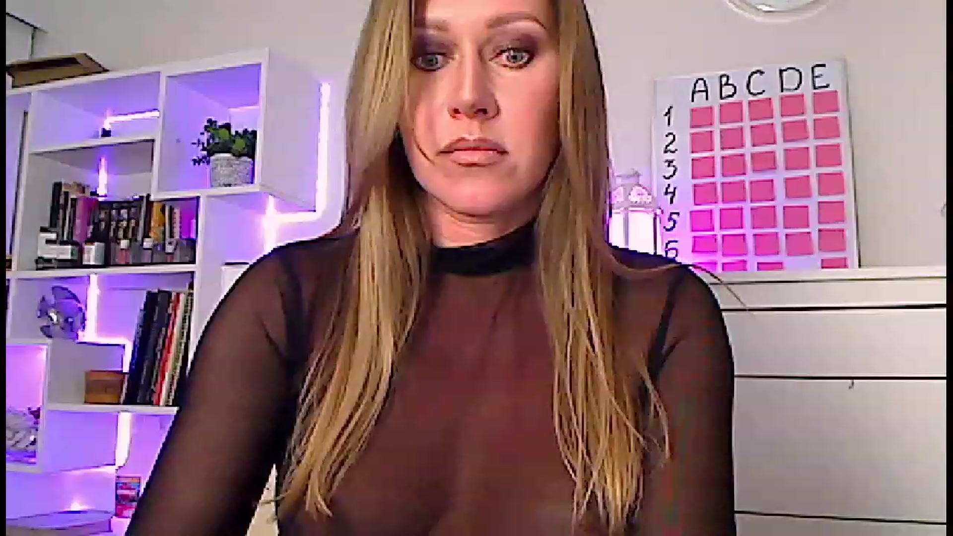 Gallery image thumbnail from Amiri's myfreecams stream on, 02/19/2023, 03:17 image 4 of 20