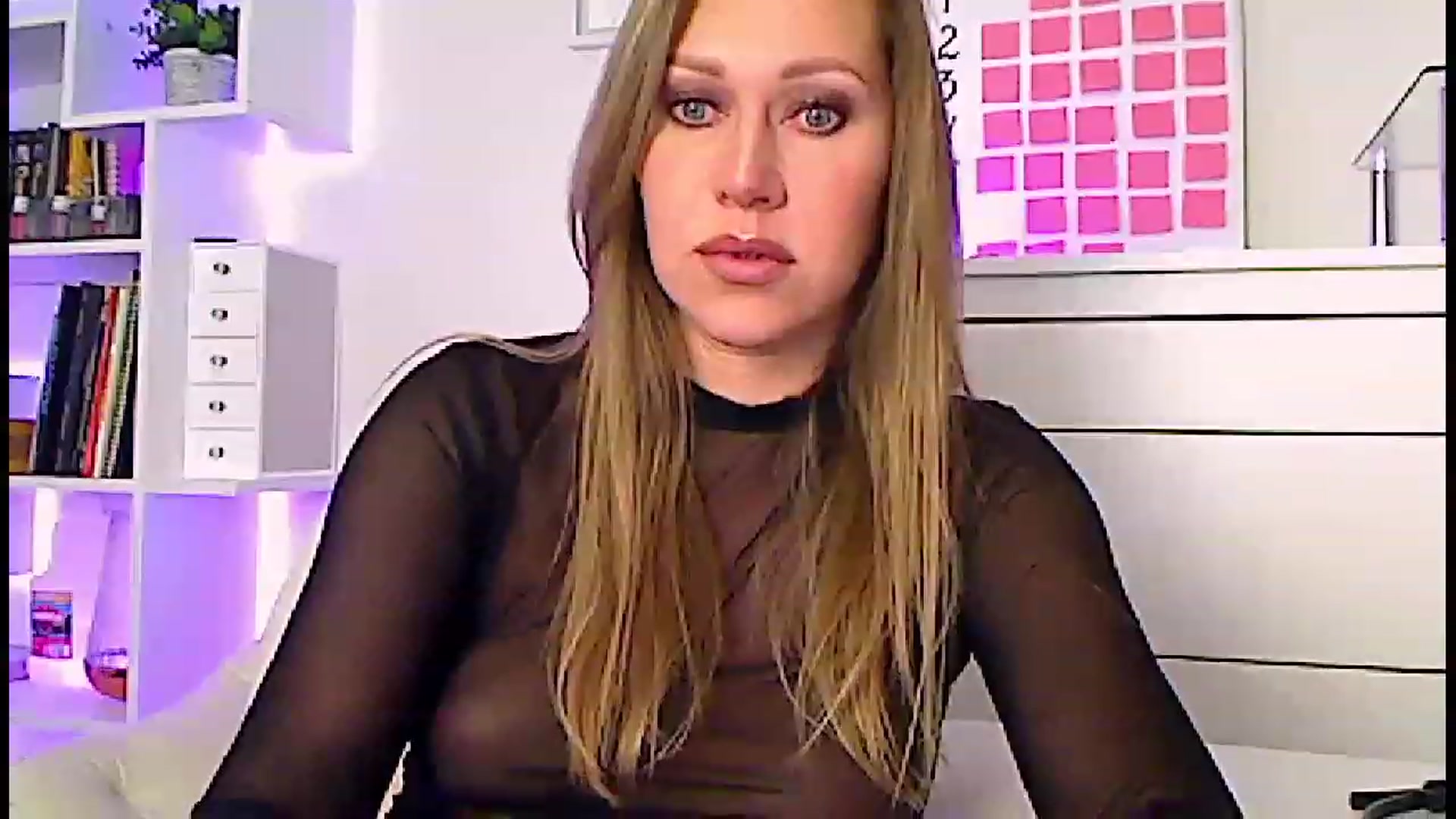 Gallery image thumbnail from Amiri's myfreecams stream on, 02/19/2023, 05:50 image 8 of 20