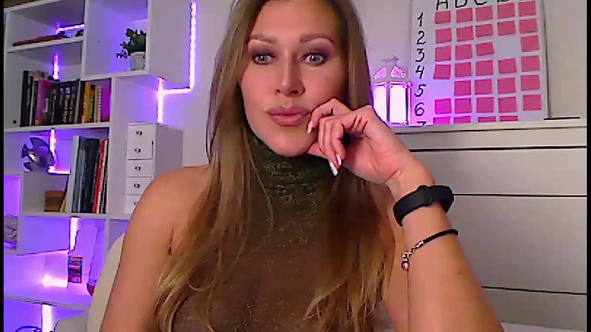 Gallery image thumbnail from Amiri's myfreecams stream on, 03/06/2023, 05:06 image 3 of 20