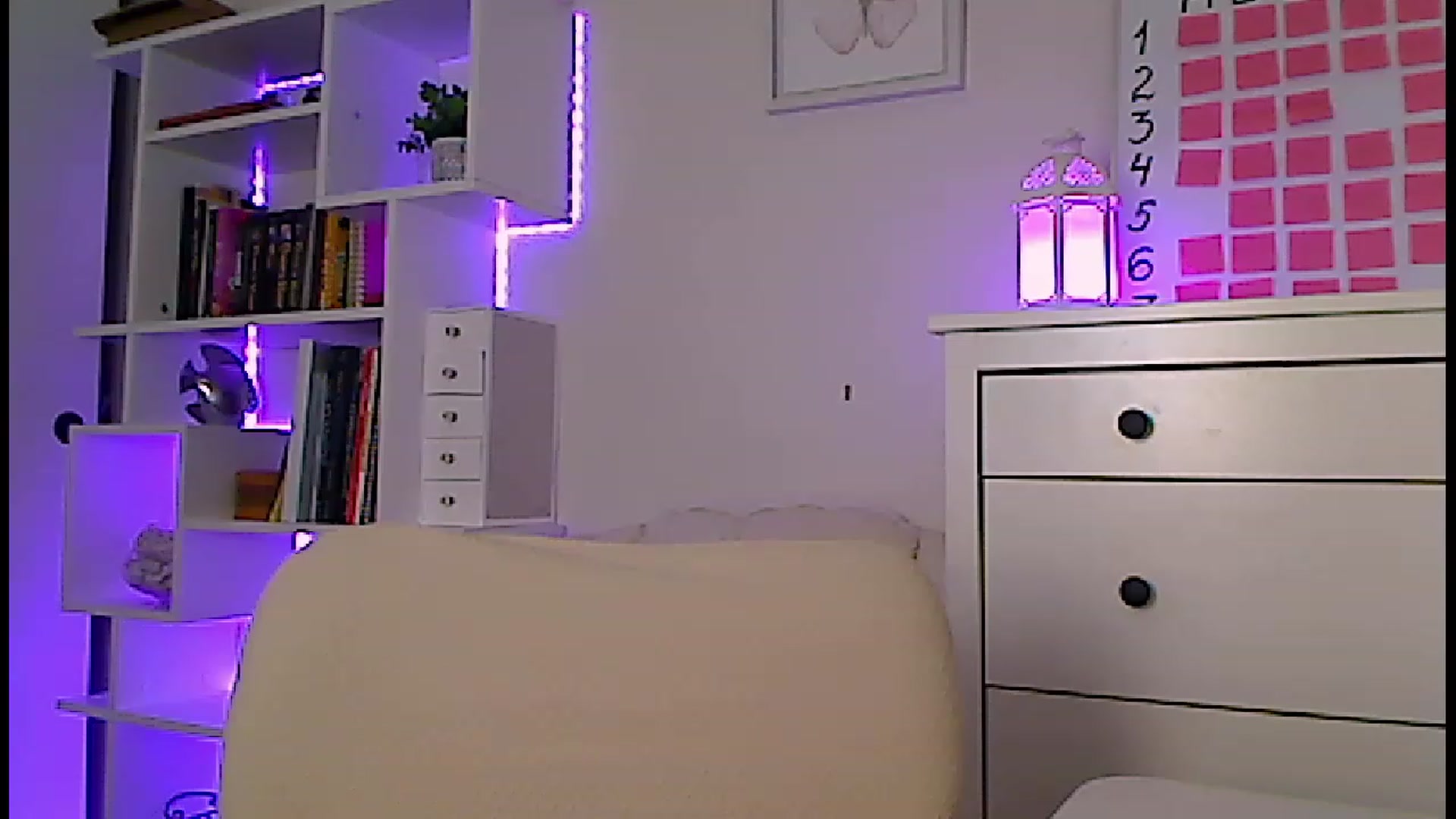Gallery image thumbnail from Amiri's myfreecams stream on, 03/06/2023, 05:06 image 4 of 20