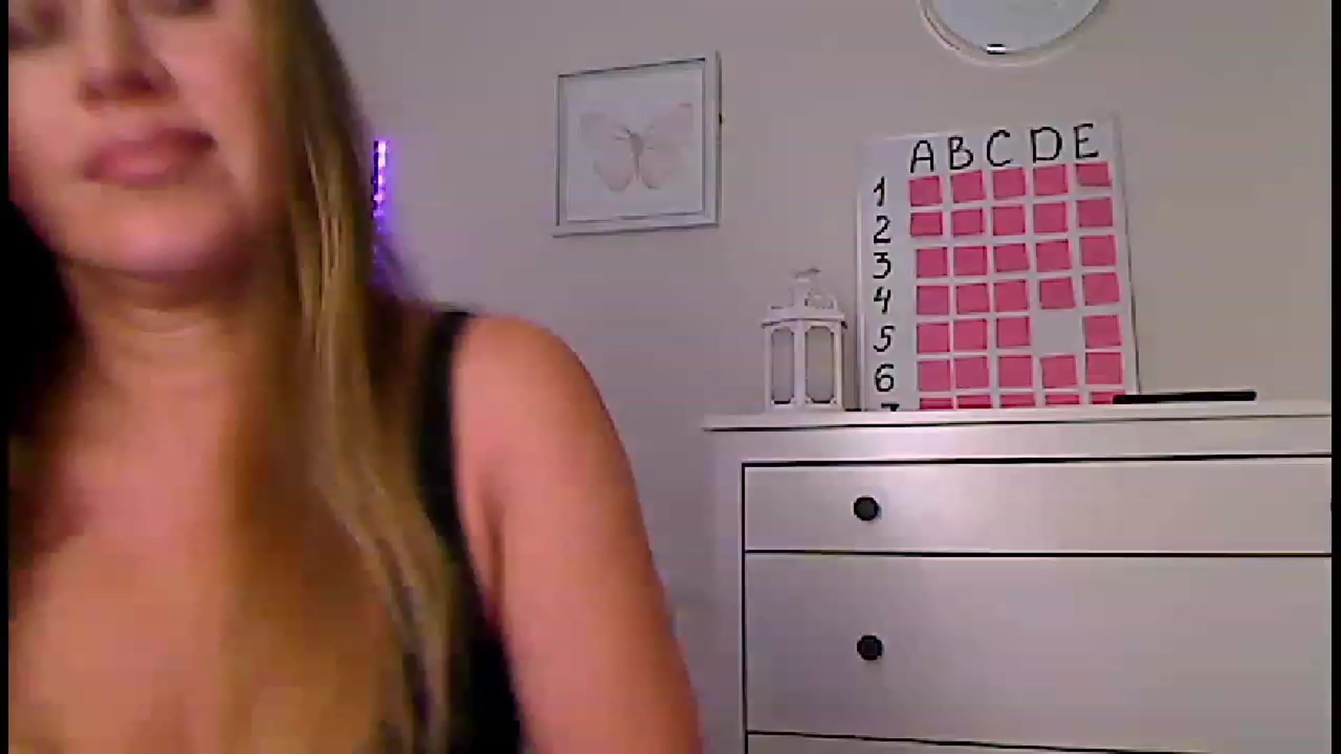 Gallery image thumbnail from Amiri's myfreecams stream on, 03/16/2023, 03:35 image 4 of 20