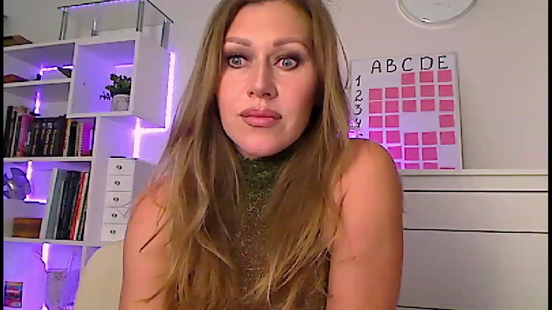 Gallery image thumbnail from Amiri's myfreecams stream on, 04/20/2023, 04:46 image 14 of 20