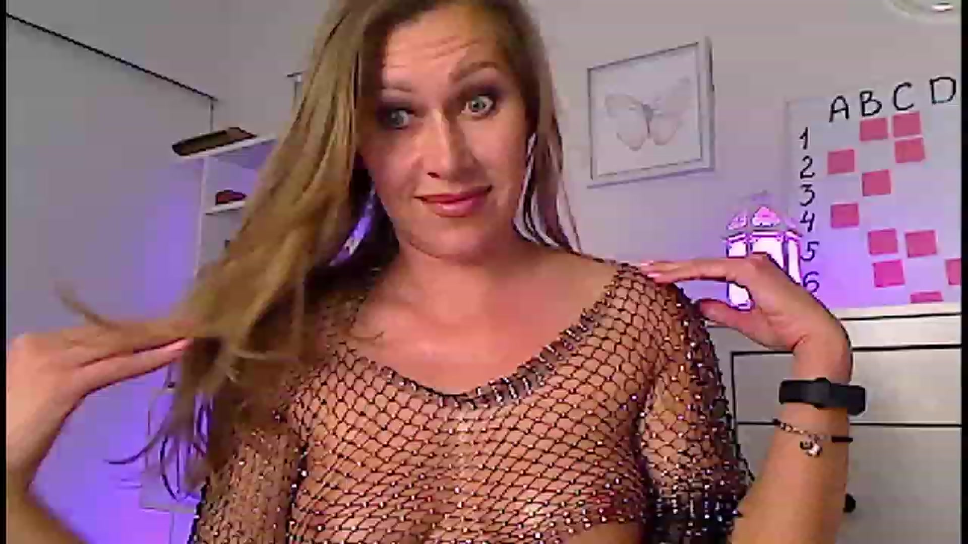 Gallery image thumbnail from Amiri's myfreecams stream on, 04/23/2023, 05:41 image 19 of 20