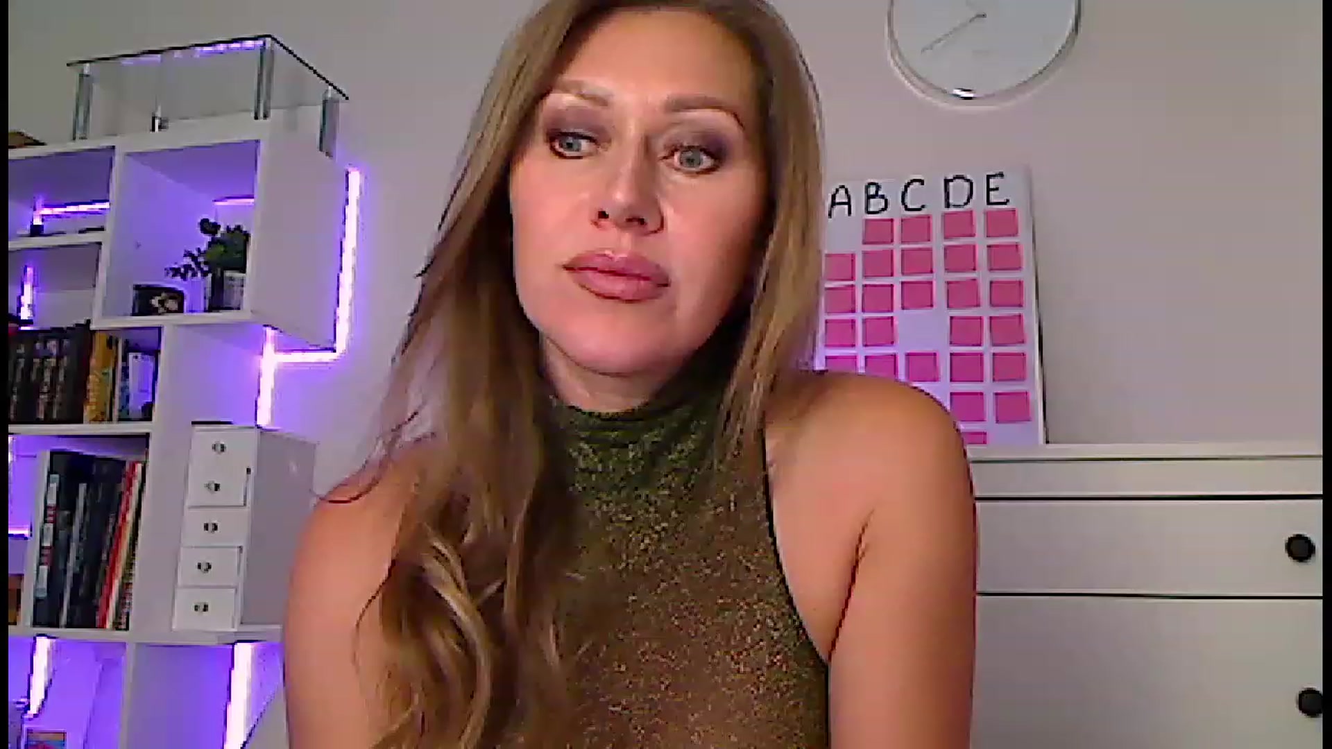 Gallery image thumbnail from Amiri's myfreecams stream on, 04/30/2023, 04:42 image 20 of 20