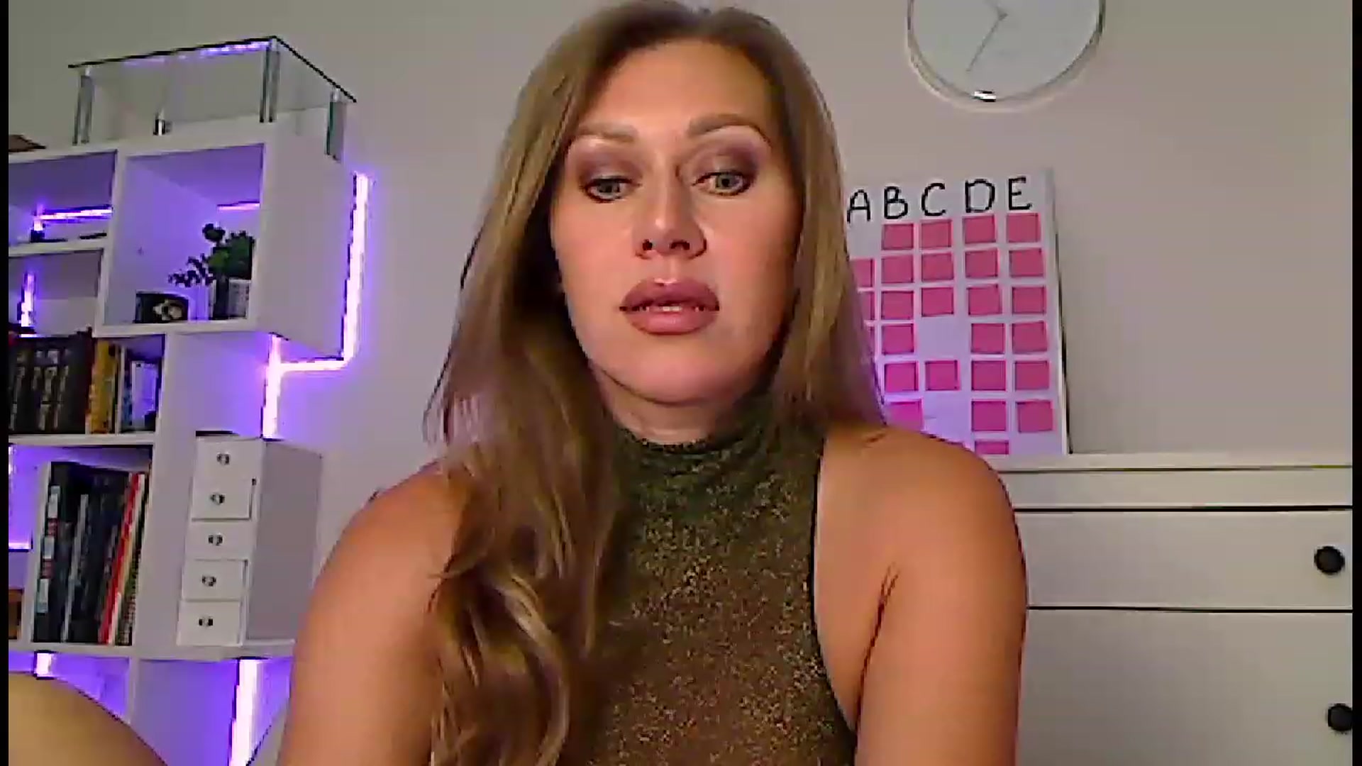 Gallery image thumbnail from Amiri's myfreecams stream on, 04/30/2023, 04:42 image 18 of 20