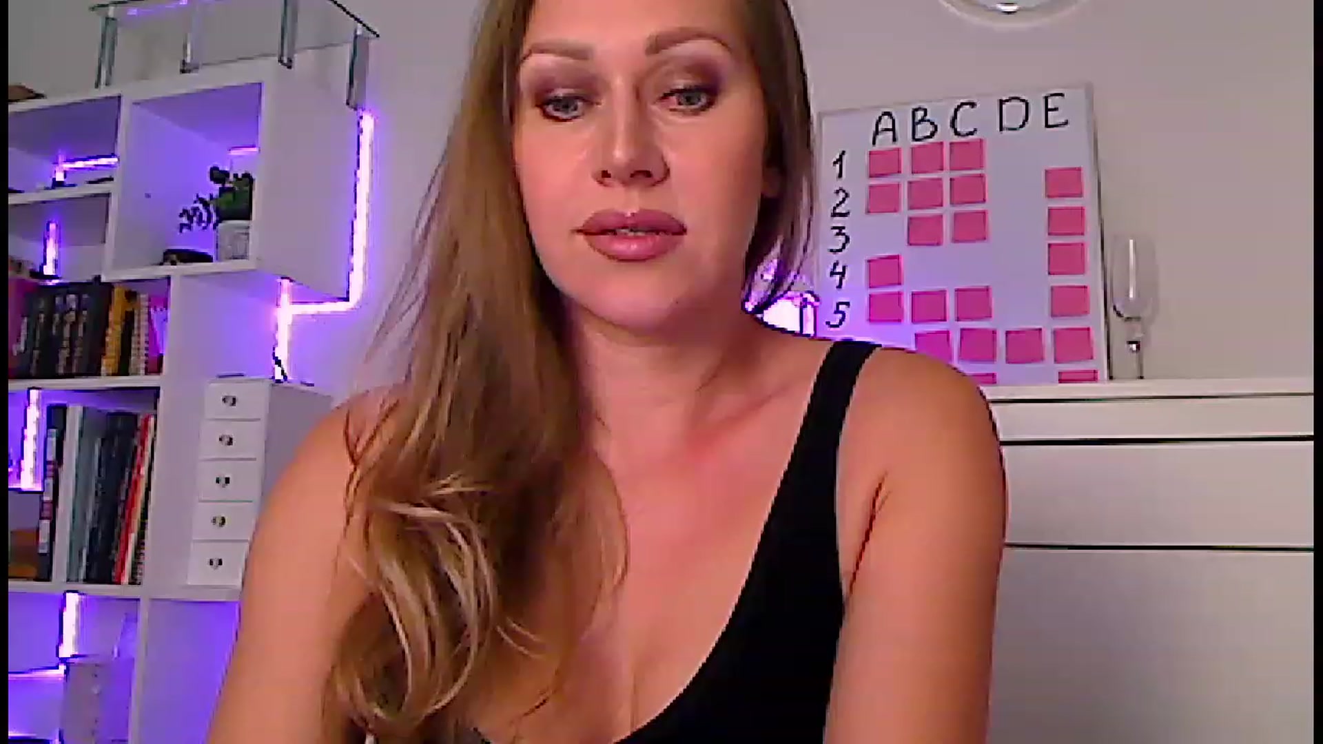 Gallery image thumbnail from Amiri's myfreecams stream on, 05/07/2023, 05:56 image 15 of 20