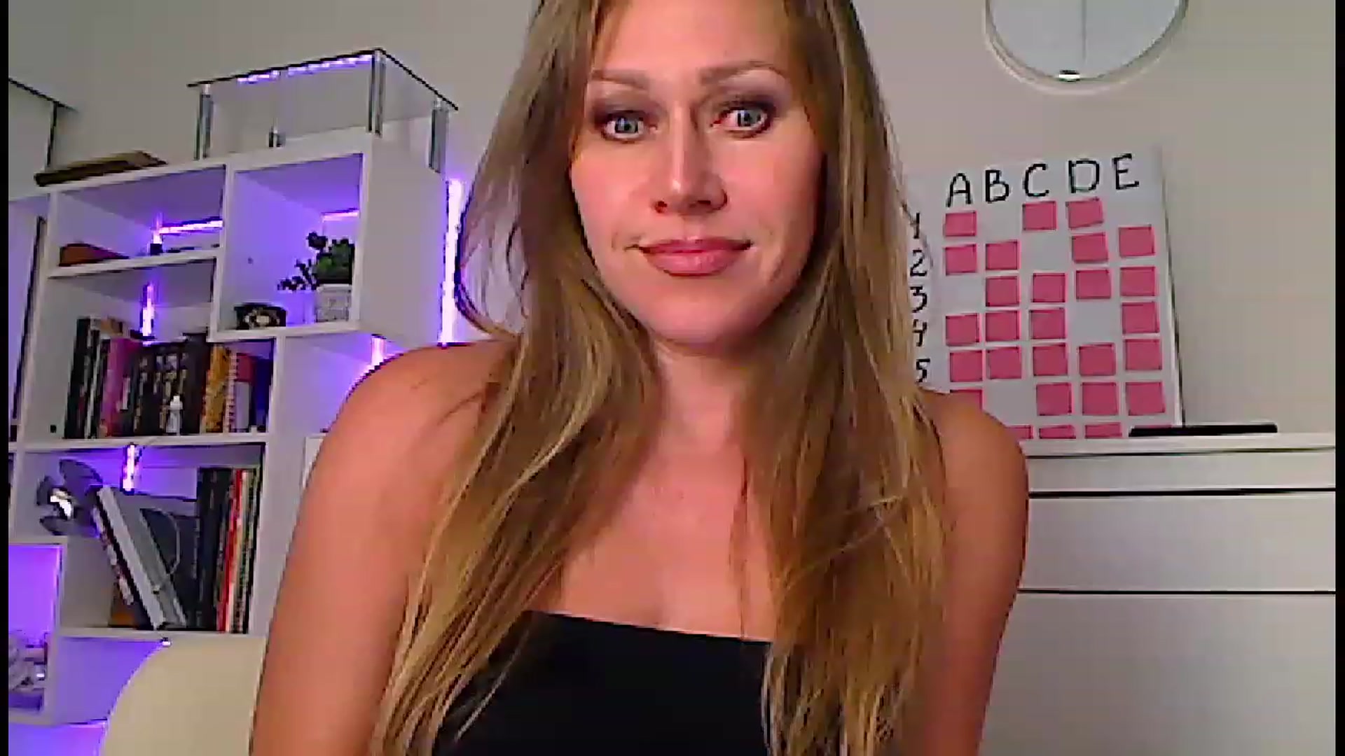 Gallery image thumbnail from Amiri's myfreecams stream on, 06/24/2023, 03:33 image 20 of 20