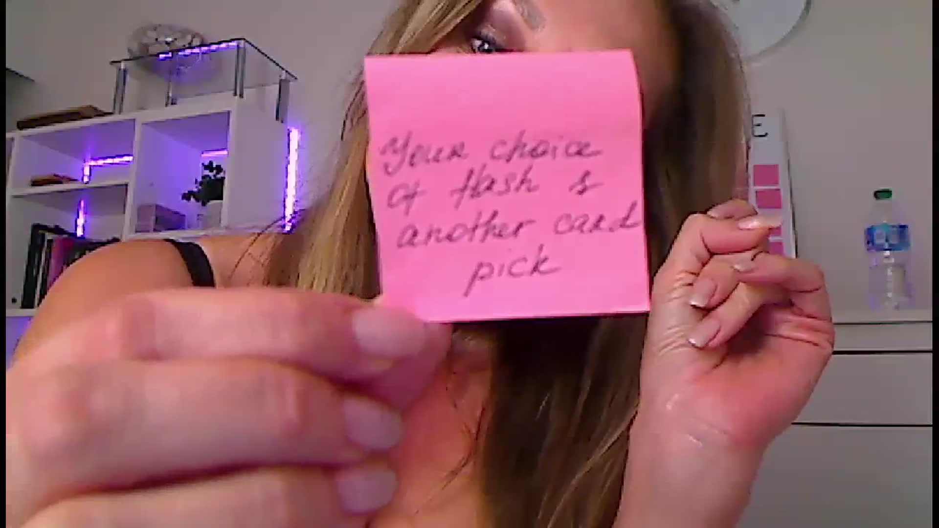 Gallery image thumbnail from Amiri's myfreecams stream on, 10/02/2023, 04:04 image 17 of 20
