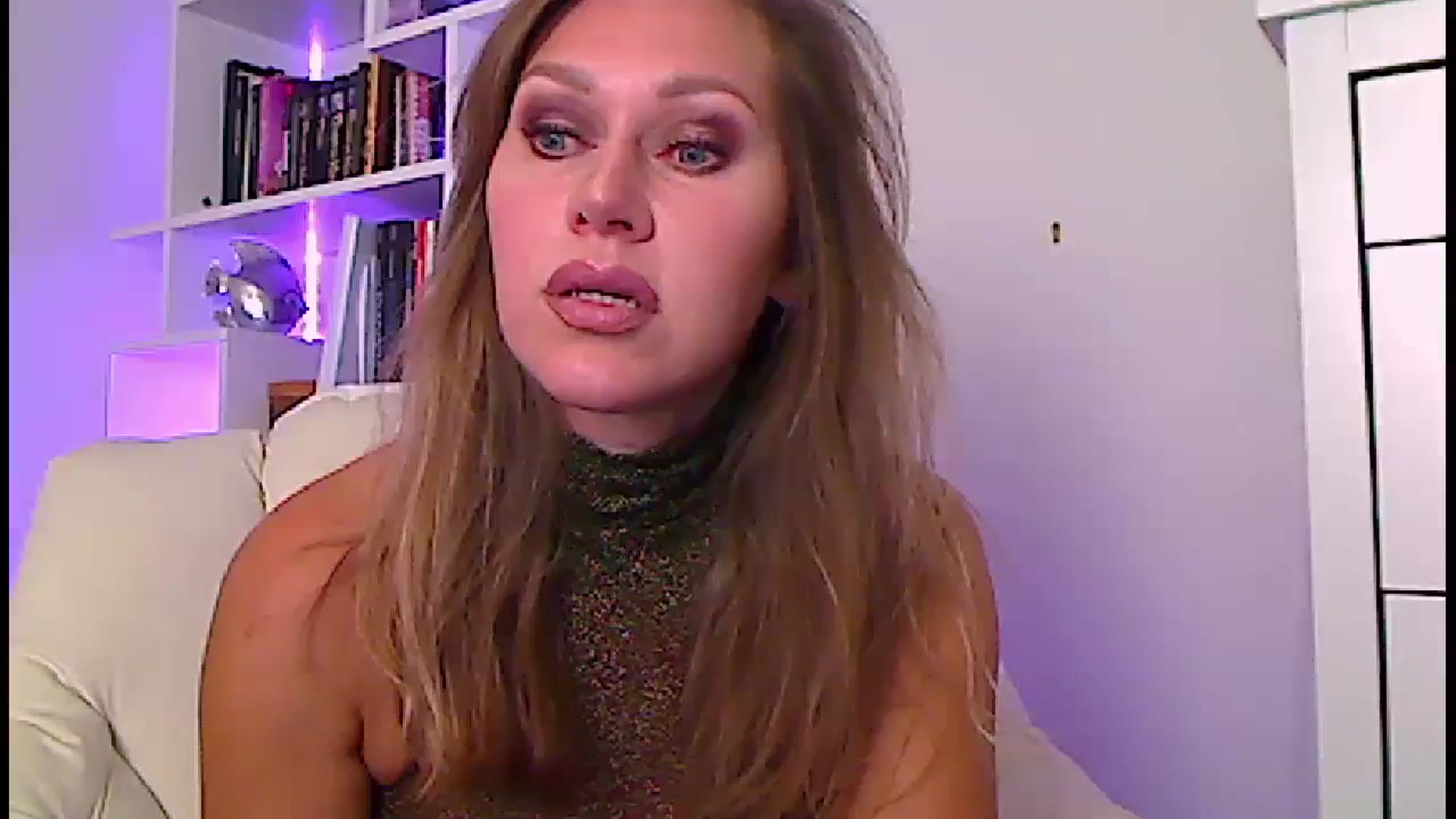 Gallery image thumbnail from Amiri's myfreecams stream on, 10/14/2023, 04:06 image 13 of 20