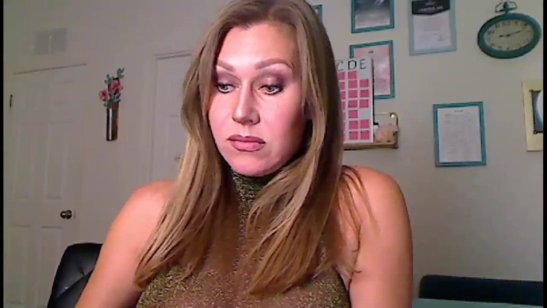 Gallery image thumbnail from Amiri's myfreecams stream on, 10/19/2023, 03:17 image 13 of 20