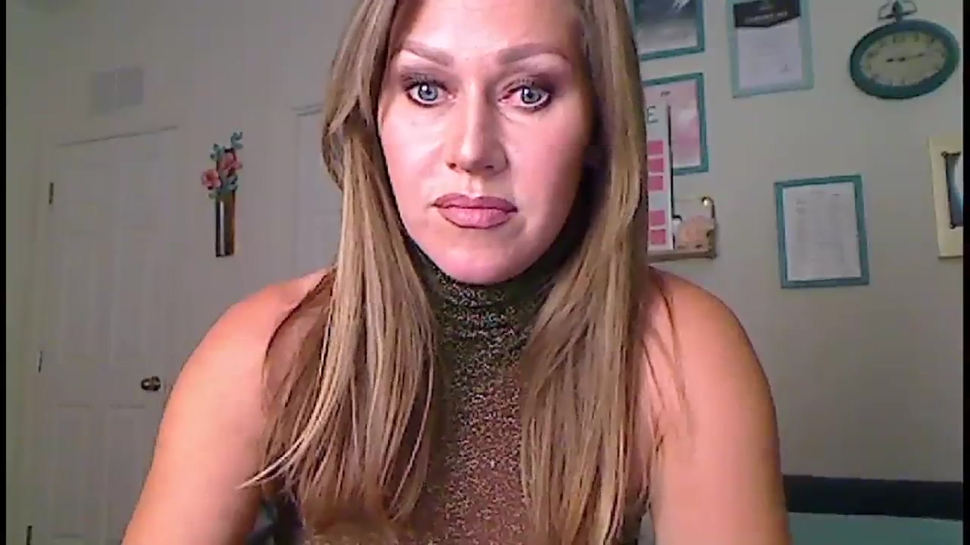 Gallery image thumbnail from Amiri's myfreecams stream on, 10/19/2023, 03:17 image 17 of 20