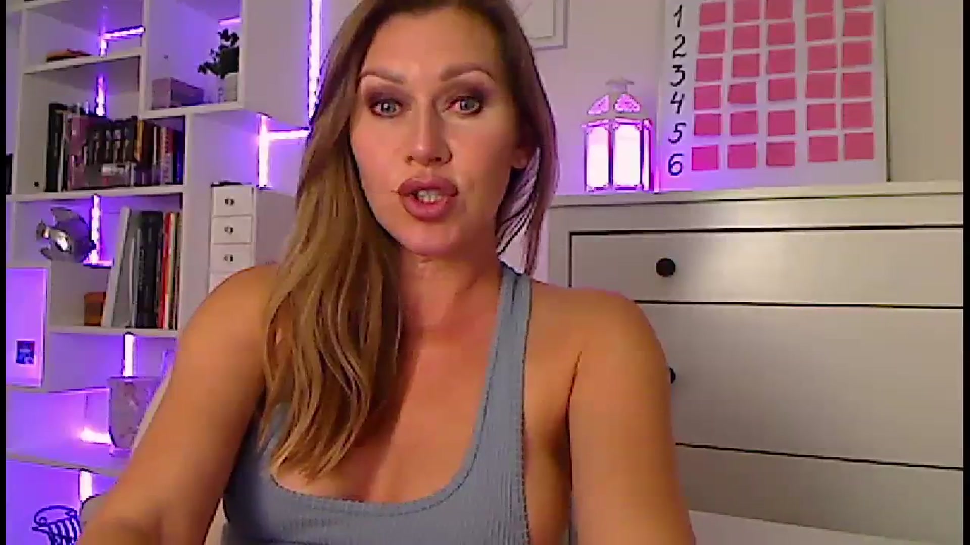 Gallery image thumbnail from Amiri's myfreecams stream on, 11/19/2023, 04:39 image 6 of 20