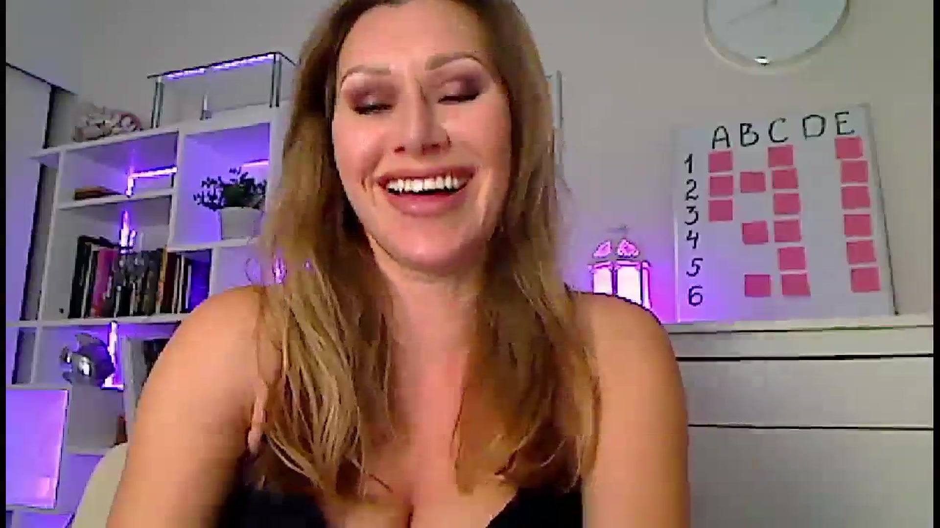 Gallery image thumbnail from Amiri's myfreecams stream on, 11/30/2023, 05:55 image 13 of 20