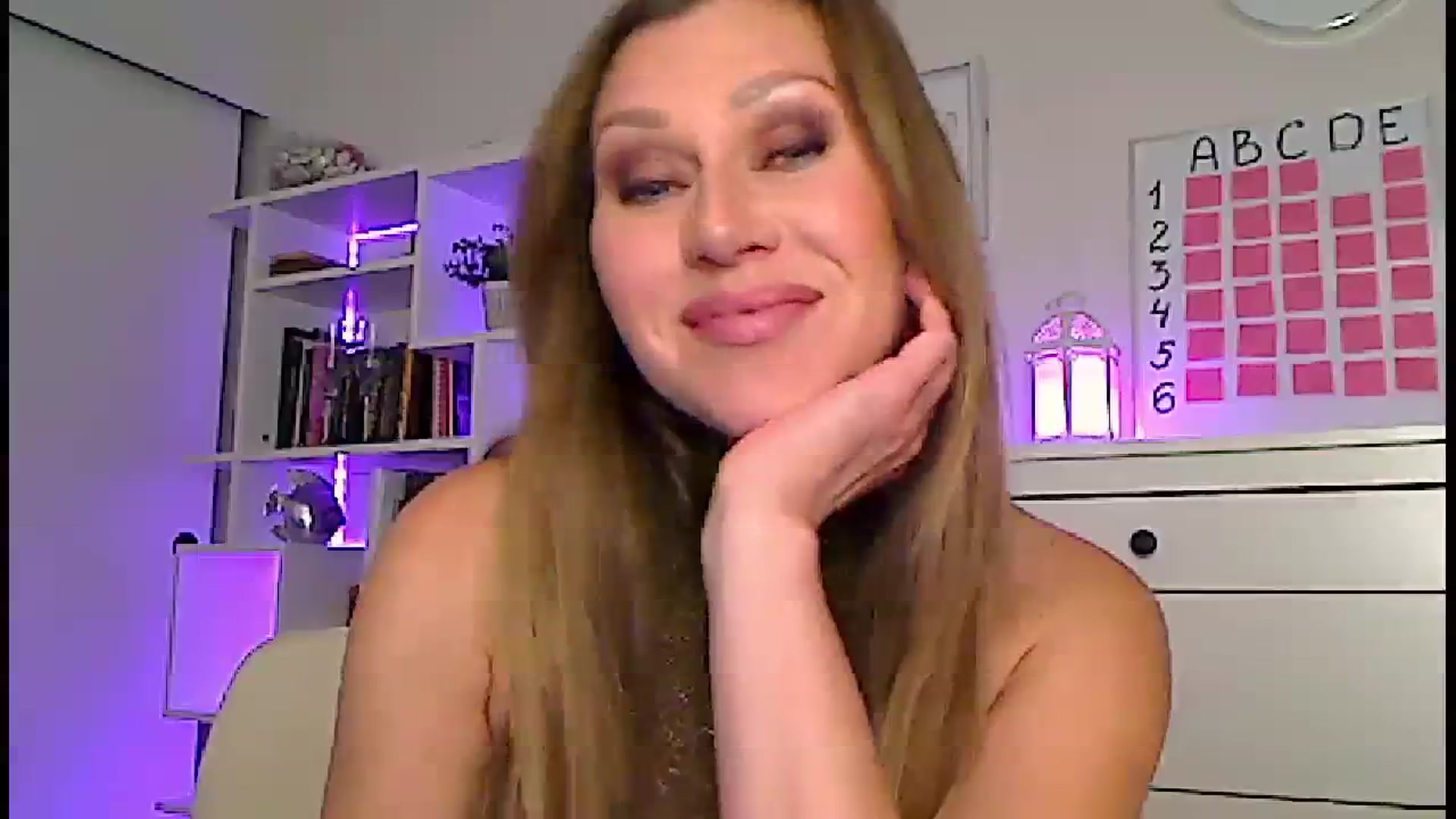 Gallery image thumbnail from Amiri's myfreecams stream on, 12/11/2023, 04:16 image 9 of 20