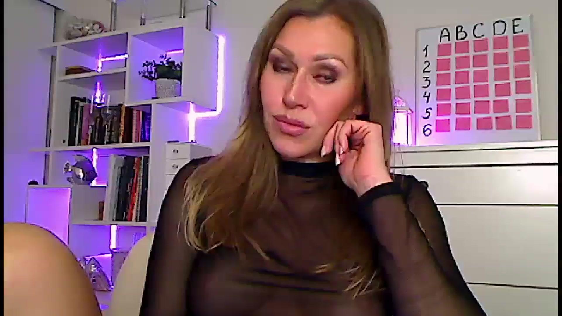 Gallery image thumbnail from Amiri's myfreecams stream on, 12/17/2023, 05:29 image 4 of 20