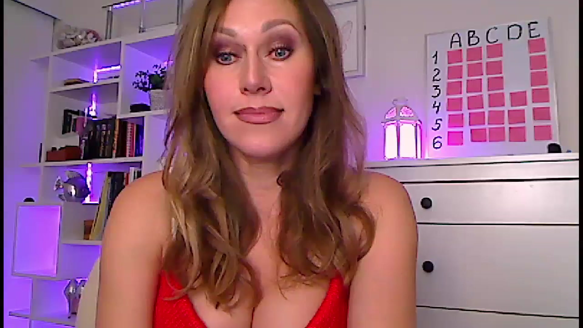 Gallery image thumbnail from Amiri's myfreecams stream on, 12/24/2023, 06:11 image 6 of 20