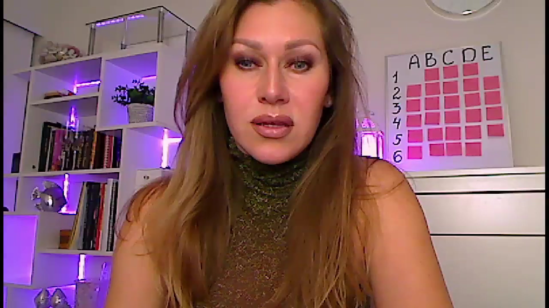 Gallery image thumbnail from Amiri's myfreecams stream on, 12/28/2023, 04:30 image 3 of 20