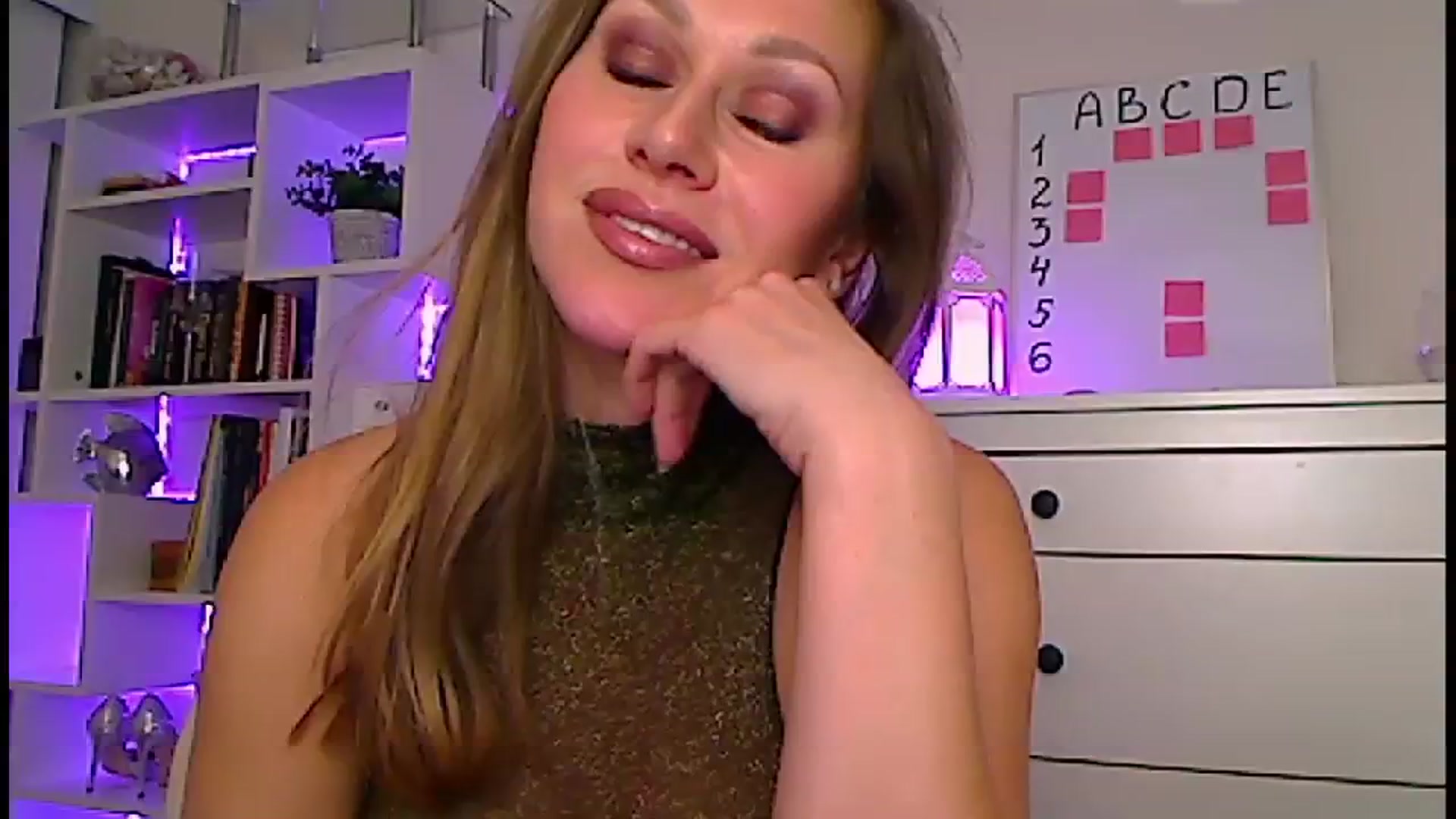 Gallery image thumbnail from Amiri's myfreecams stream on, 12/28/2023, 06:47 image 20 of 20