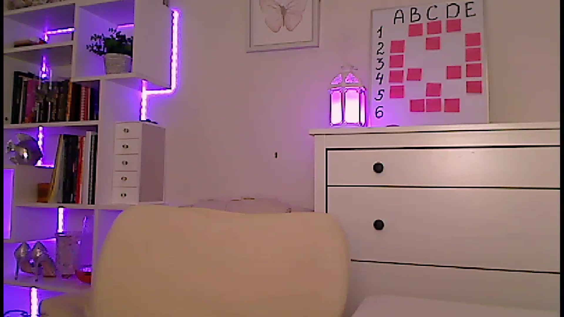 Gallery image thumbnail from Amiri's myfreecams stream on, 12/28/2023, 06:47 image 8 of 20