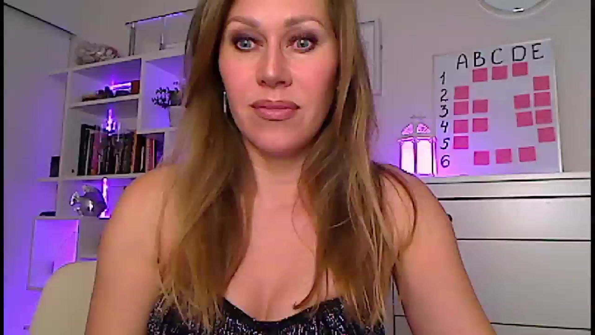 Gallery image thumbnail from Amiri's myfreecams stream on, 12/31/2023, 07:32 image 7 of 20