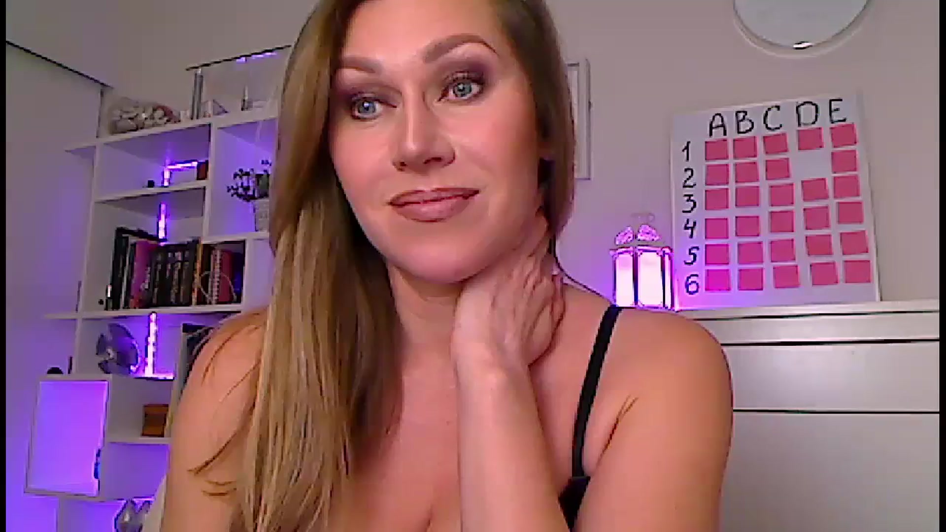 Gallery image thumbnail from Amiri's myfreecams stream on, 01/15/2024, 03:59 image 15 of 20