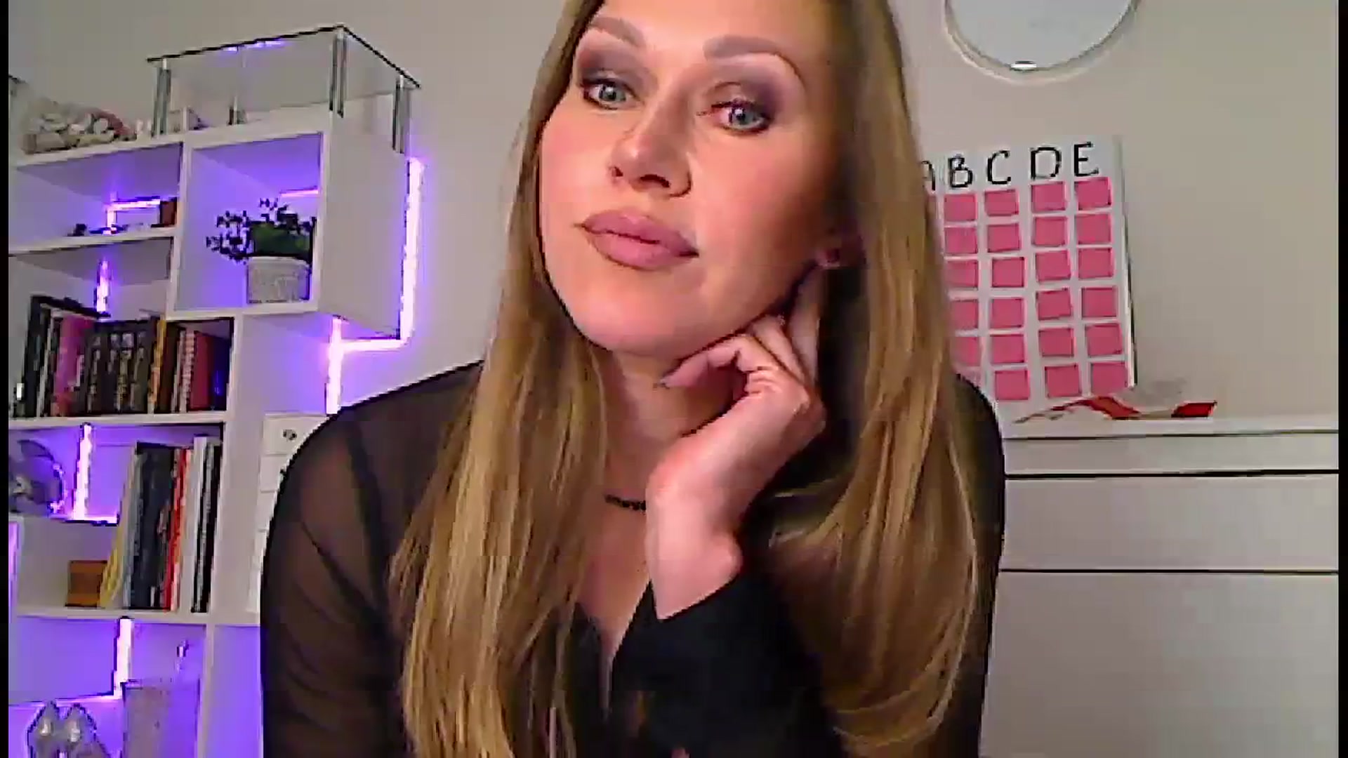 Gallery image thumbnail from Amiri's myfreecams stream on, 01/20/2024, 04:58 image 16 of 20