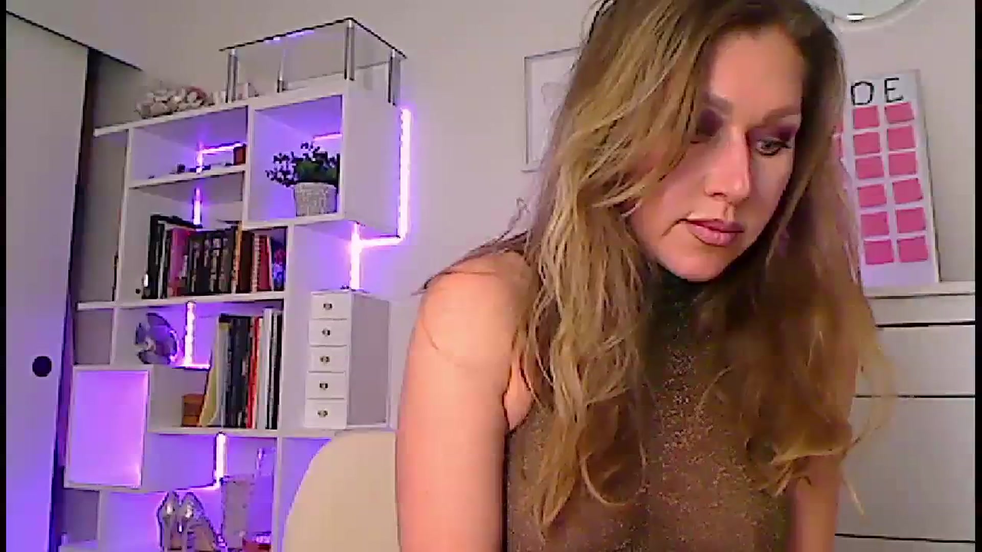 Gallery image thumbnail from Amiri's myfreecams stream on, 02/03/2024, 04:48 image 6 of 20
