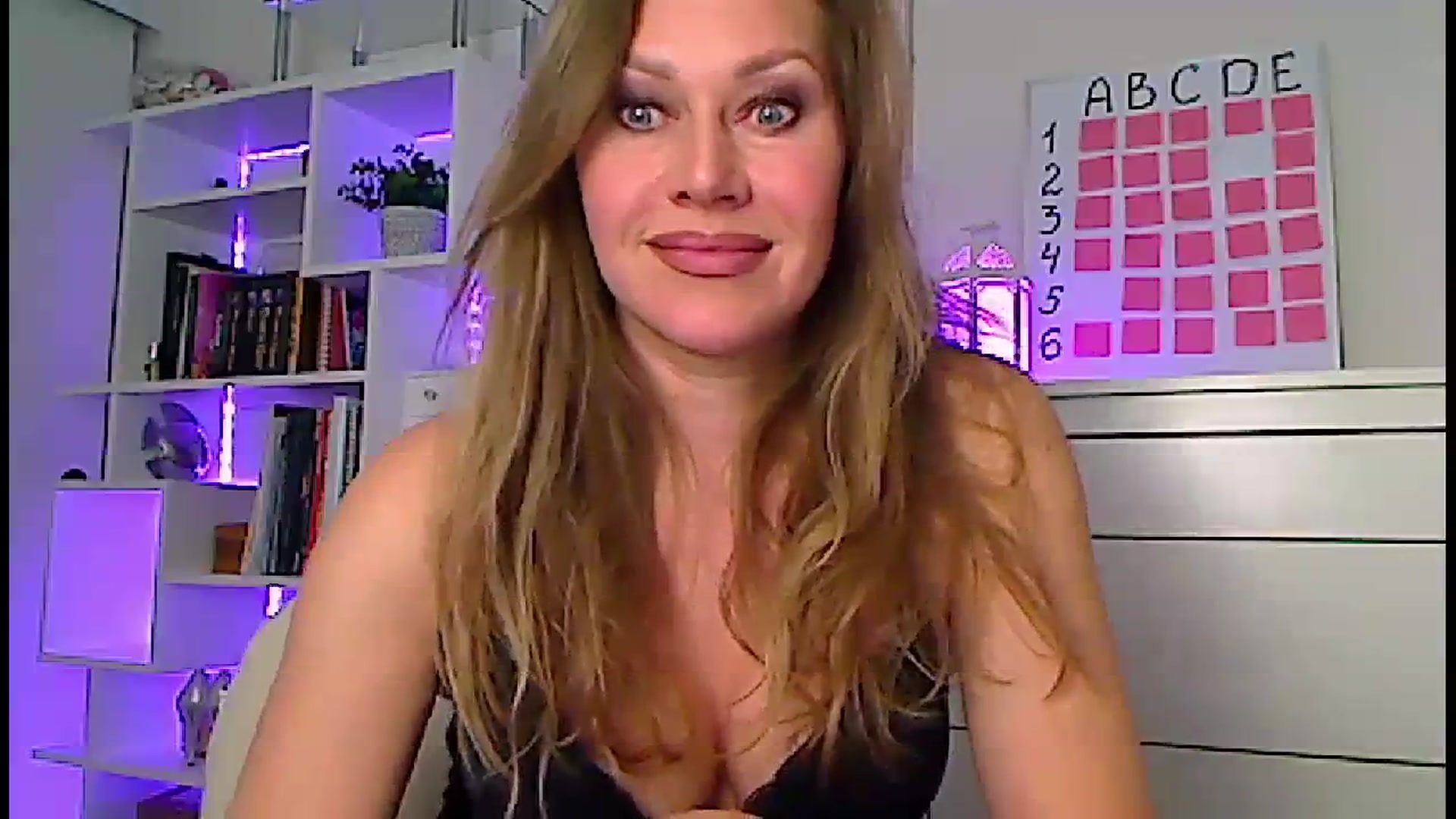 Gallery image thumbnail from Amiri's myfreecams stream on, 02/22/2024, 04:48 image 14 of 20