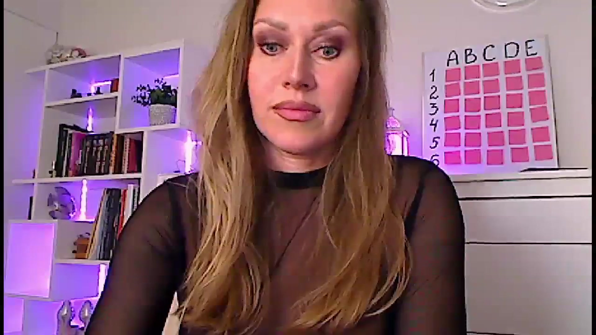 Gallery image thumbnail from Amiri's myfreecams stream on, 03/09/2024, 04:20 image 17 of 20