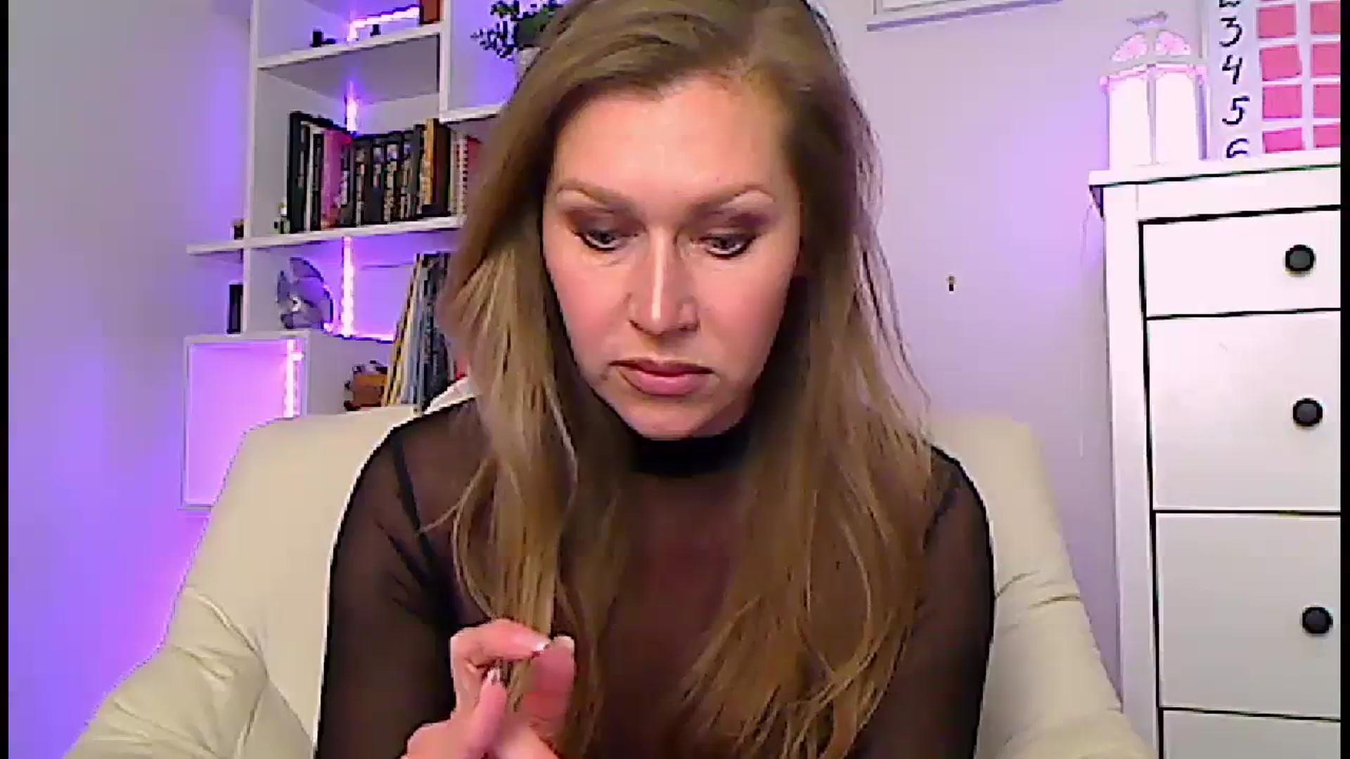 Gallery image thumbnail from Amiri's myfreecams stream on, 03/09/2024, 04:20 image 4 of 20