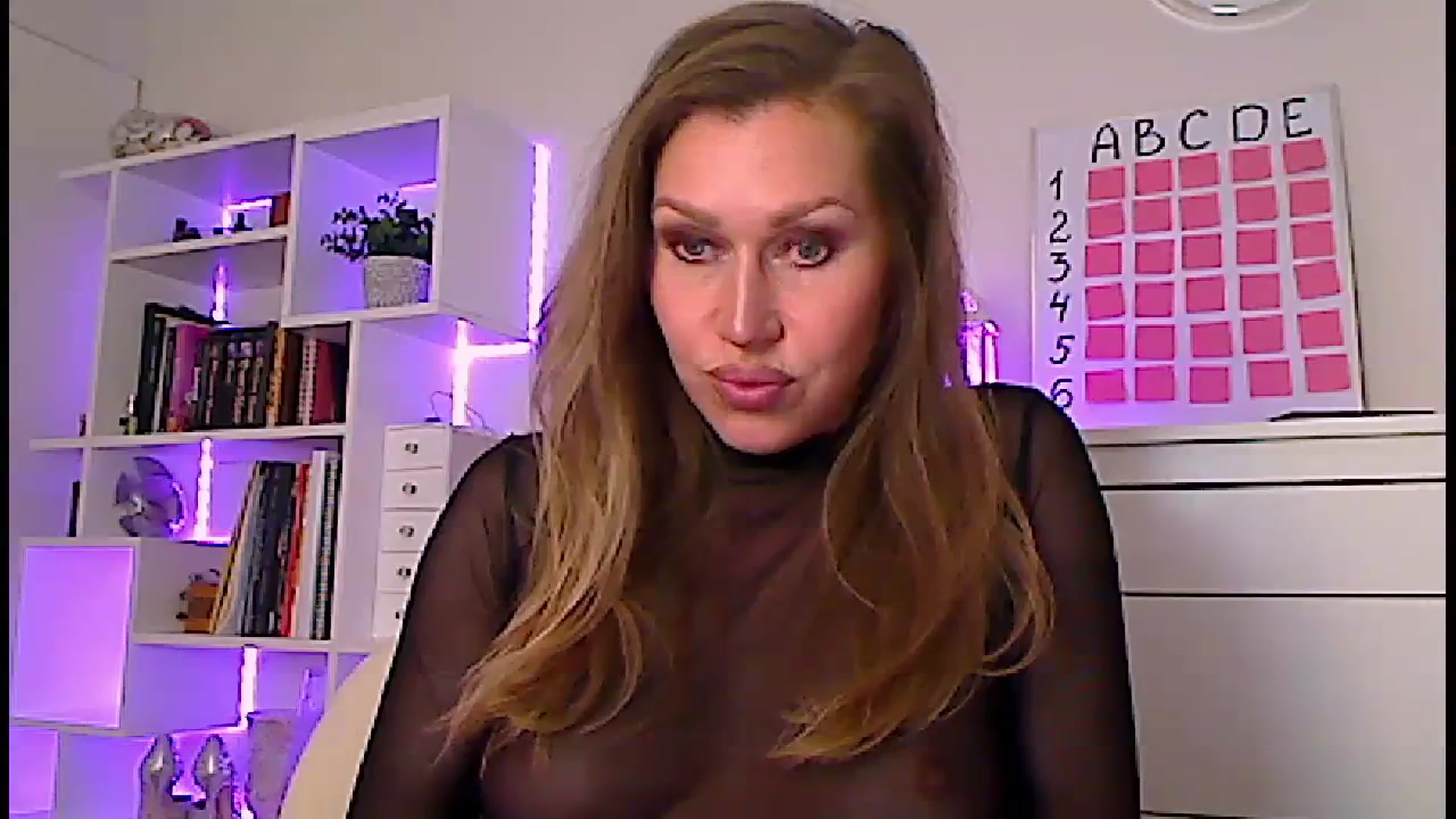 Gallery image thumbnail from Amiri's myfreecams stream on, 03/09/2024, 04:20 image 16 of 20