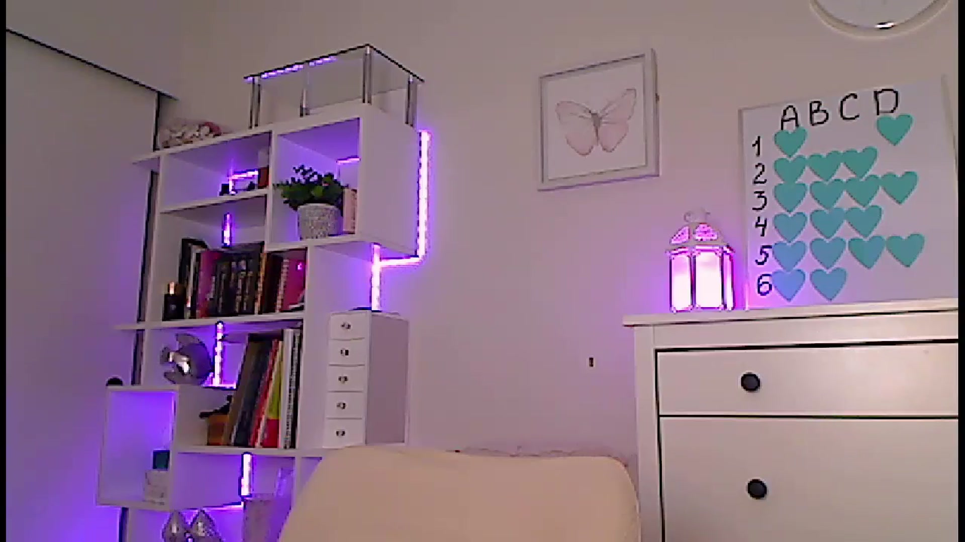 Gallery image thumbnail from Amiri's myfreecams stream on, 05/20/2024, 04:46 image 8 of 20