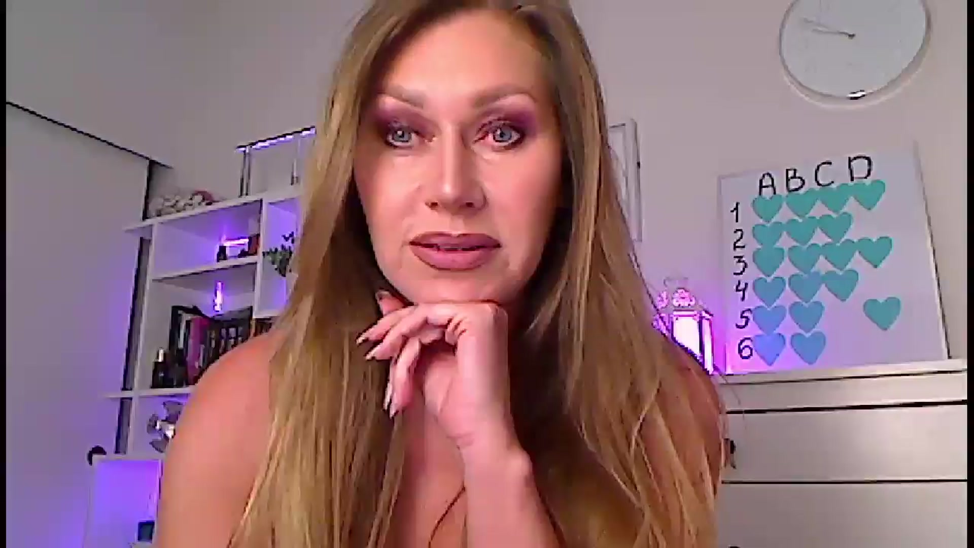 Gallery image thumbnail from Amiri's myfreecams stream on, 05/23/2024, 03:55 image 18 of 20