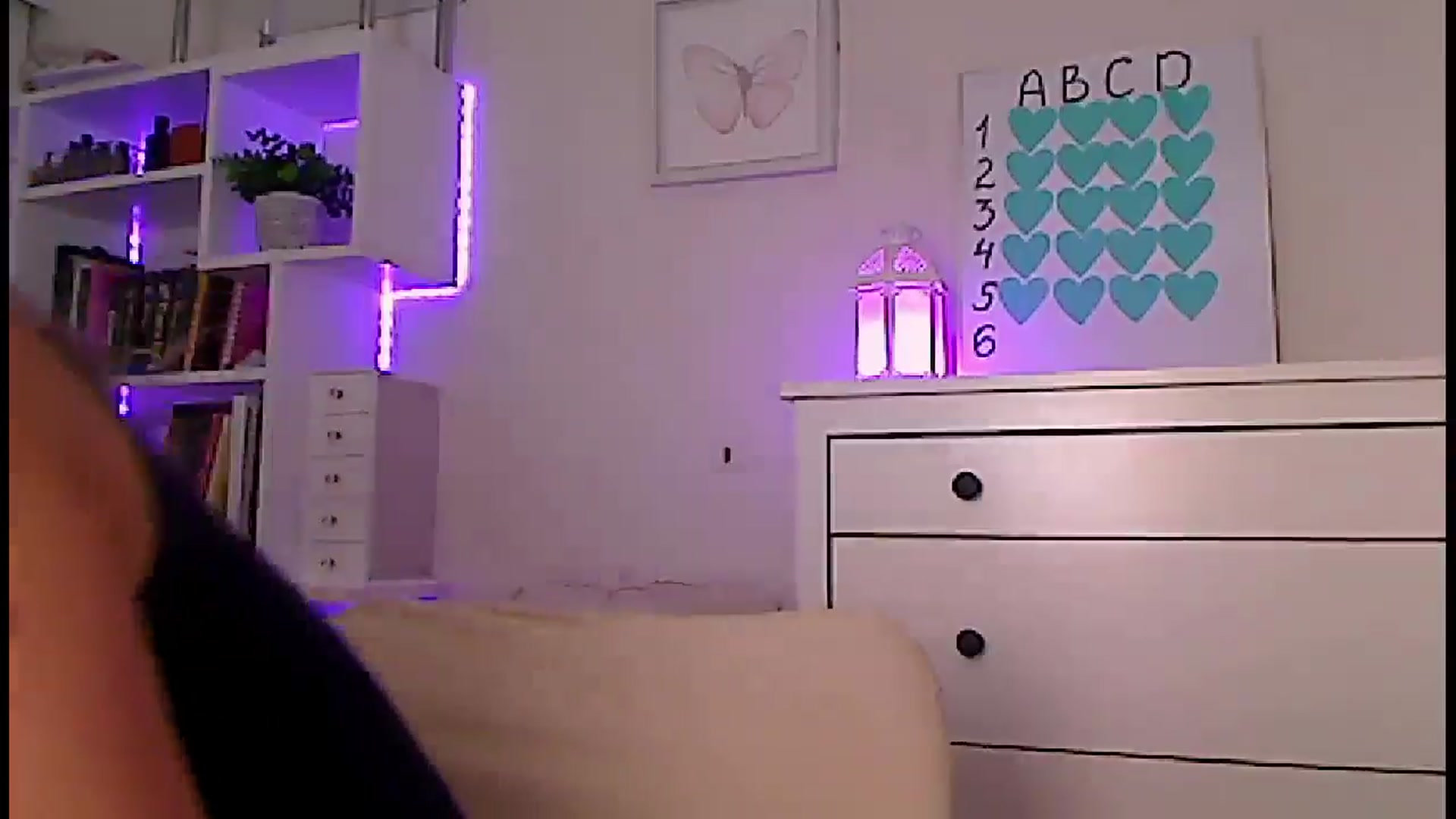 Gallery image thumbnail from Amiri's myfreecams stream on, 06/13/2024, 02:52 image 3 of 20