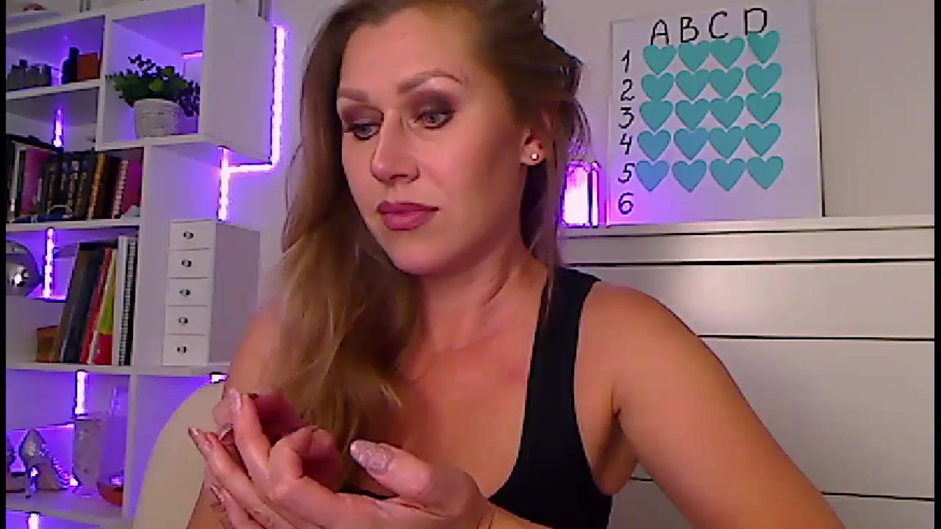 Gallery image thumbnail from Amiri's myfreecams stream on, 06/13/2024, 04:15 image 19 of 20