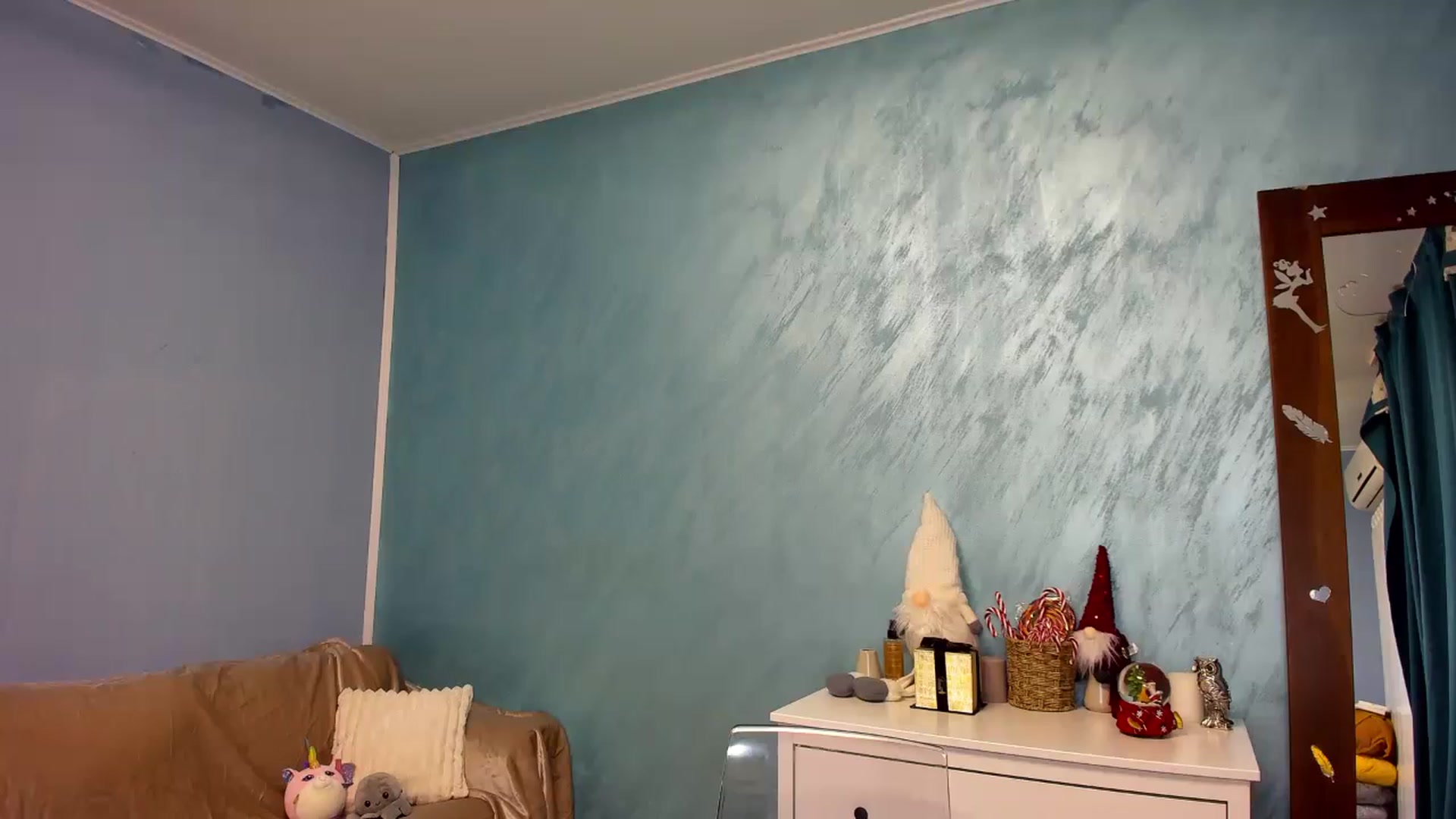 Gallery image thumbnail from AmisGold's myfreecams stream on, 12/10/2022, 24:45 image 12 of 20