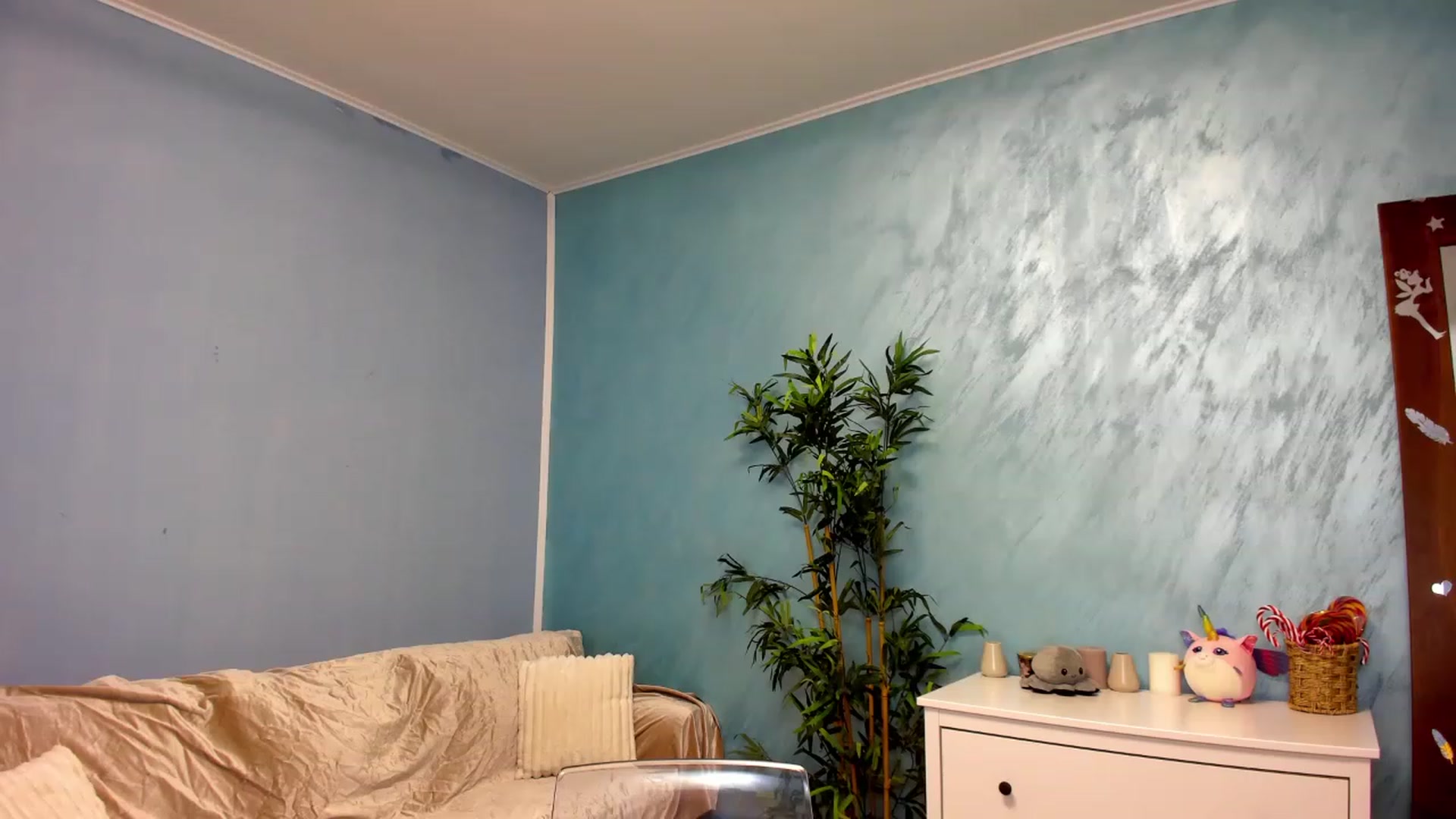 Gallery image thumbnail from AmisGold's myfreecams stream on, 12/20/2022, 02:49 image 14 of 20