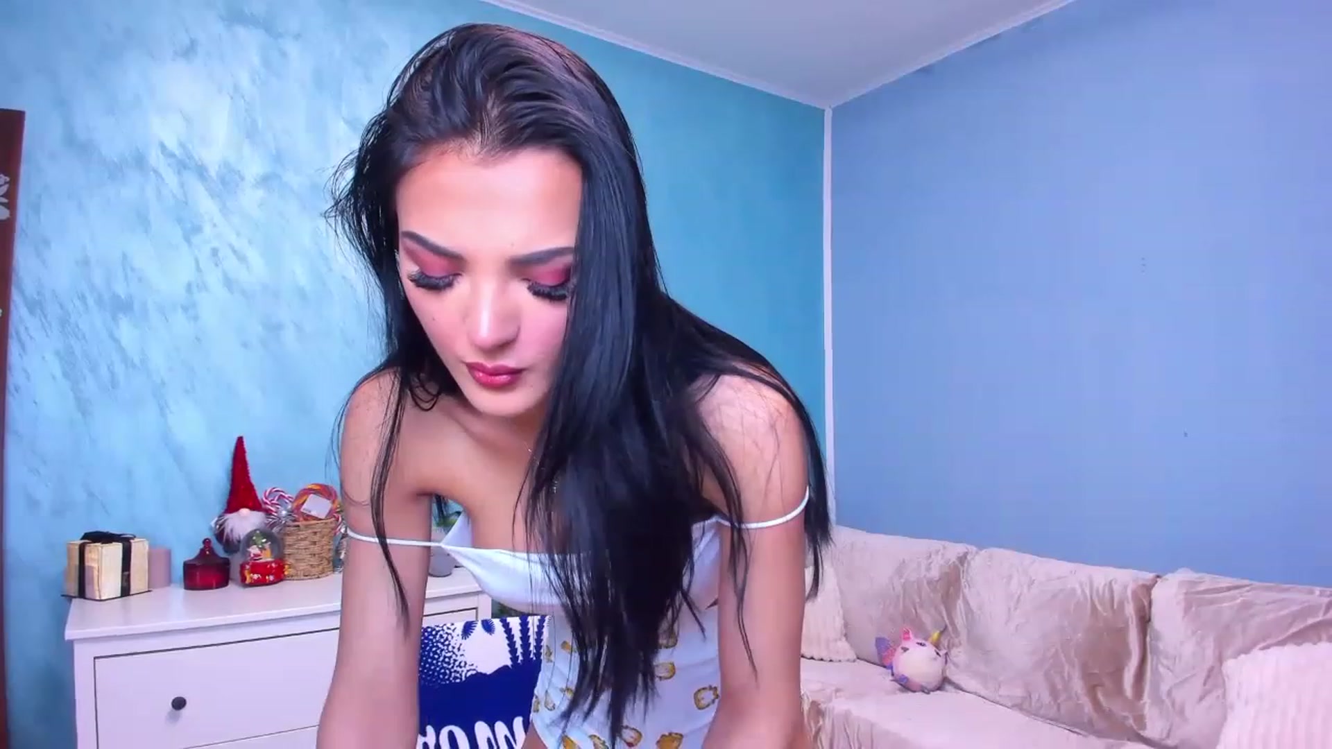 Gallery image thumbnail from AmisGold's myfreecams stream on, 12/29/2022, 21:59 image 14 of 20
