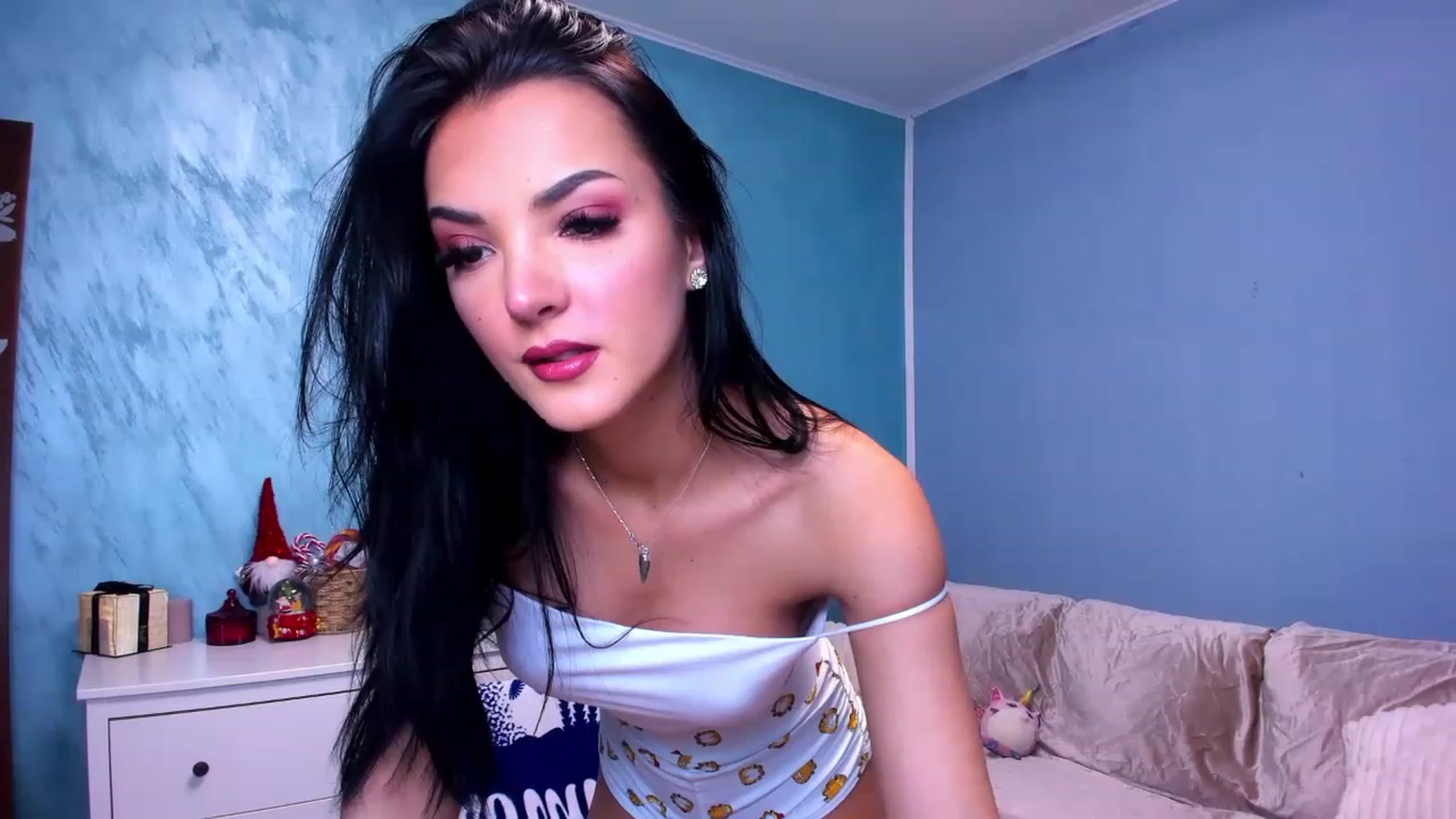 Gallery image thumbnail from AmisGold's myfreecams stream on, 12/29/2022, 21:59 image 12 of 20