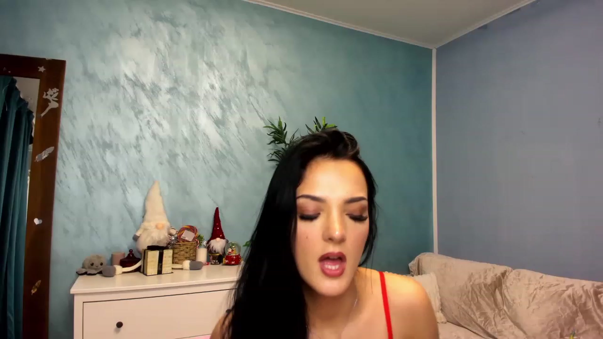 Gallery image thumbnail from AmisGold's myfreecams stream on, 01/01/2023, 23:57 image 16 of 20