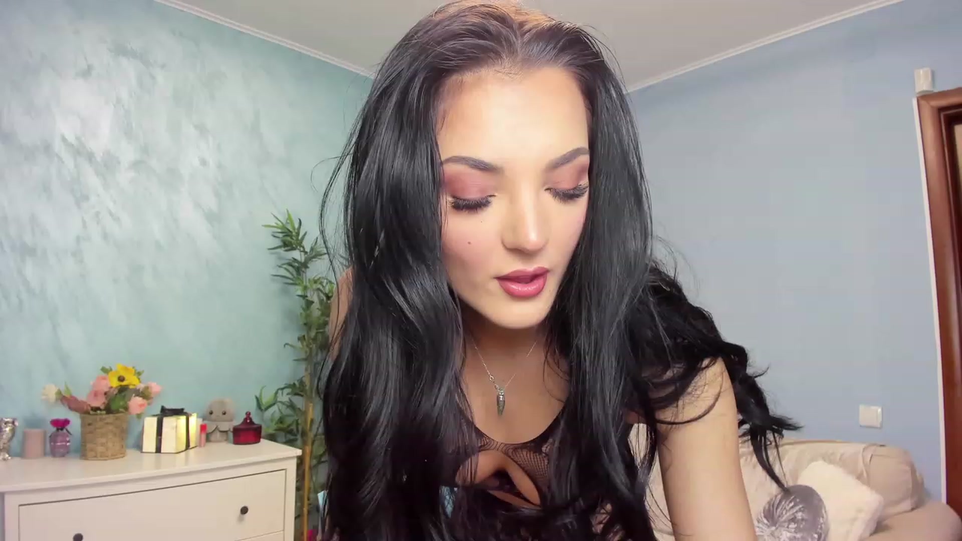 Gallery image thumbnail from AmisGold's myfreecams stream on, 01/19/2023, 23:21 image 3 of 20