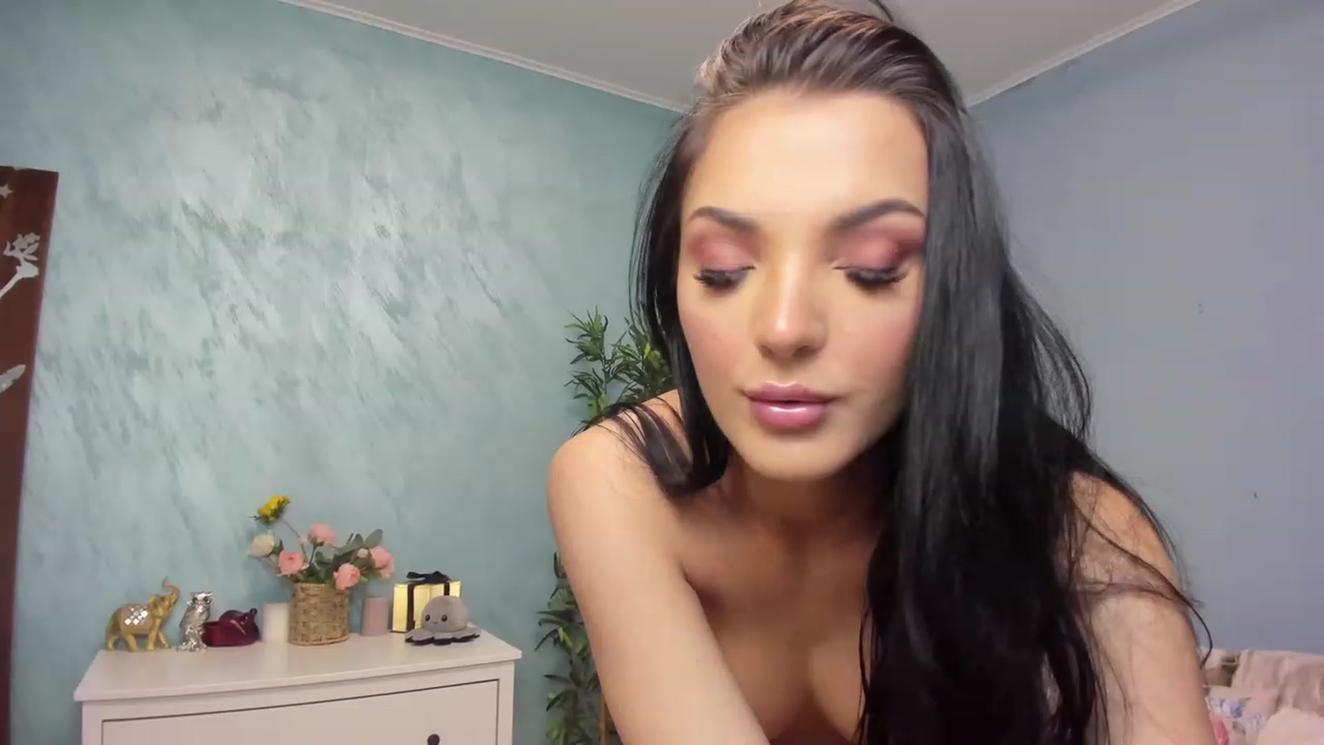 Gallery image thumbnail from AmisGold's myfreecams stream on, 02/20/2023, 03:19 image 10 of 20