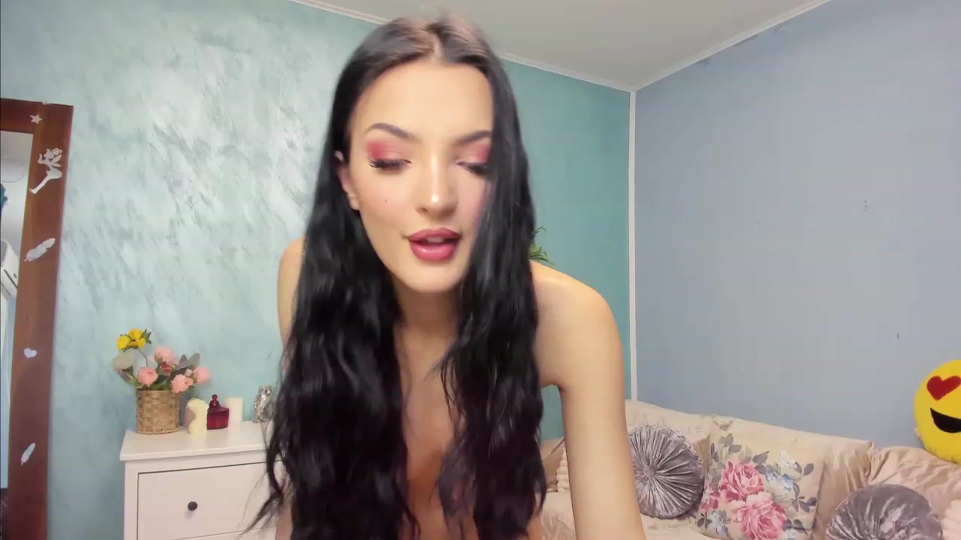Gallery image thumbnail from AmisGold's myfreecams stream on, 03/20/2023, 22:13 image 10 of 20
